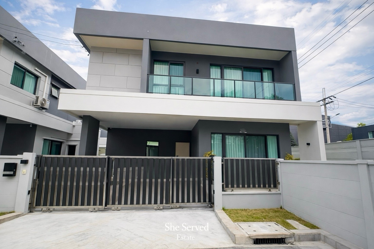 For RentHouseBangna, Bearing, Lasalle : •4 bedrooms 4 bathrooms • 2 parking spaces