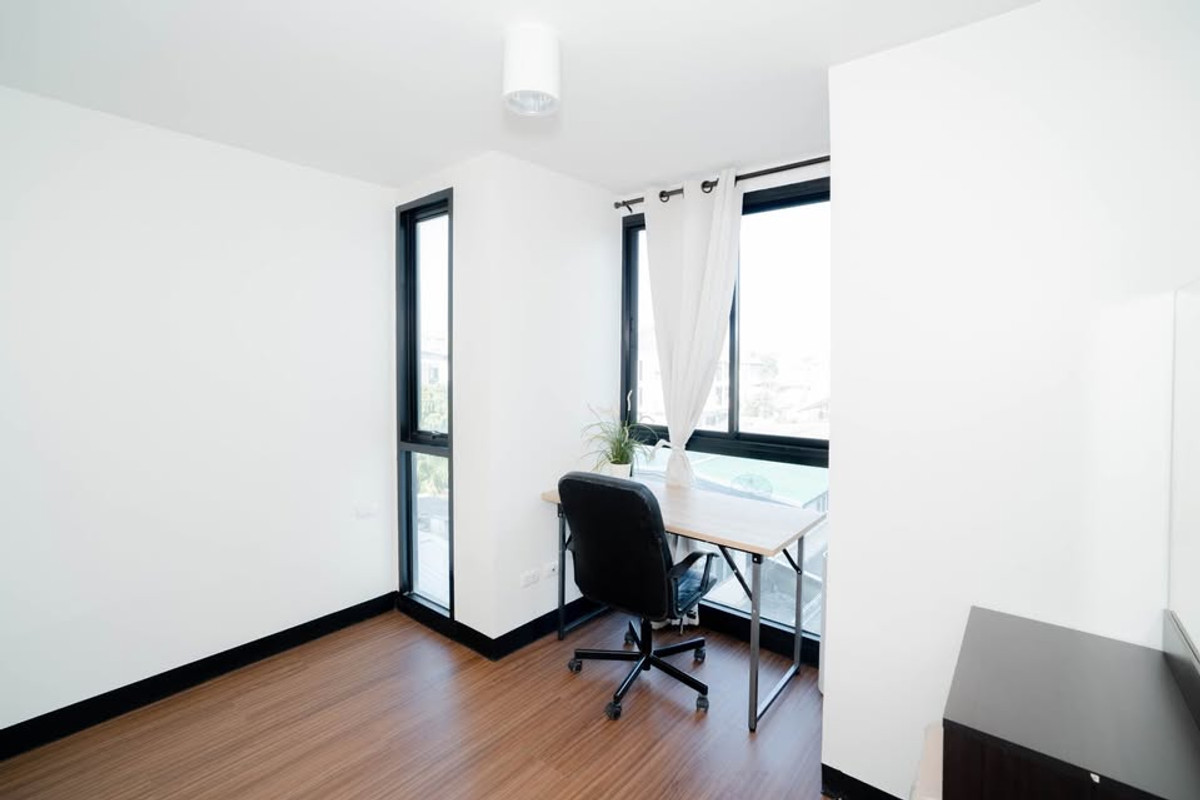 CondoRatchadapisek, Huaikwang, Suttisan : For rent: Chateau In Town Ratchada 20-2 (50 sq m.), 2 bedrooms, 1 bathroom, fully furnished, ready to move in.