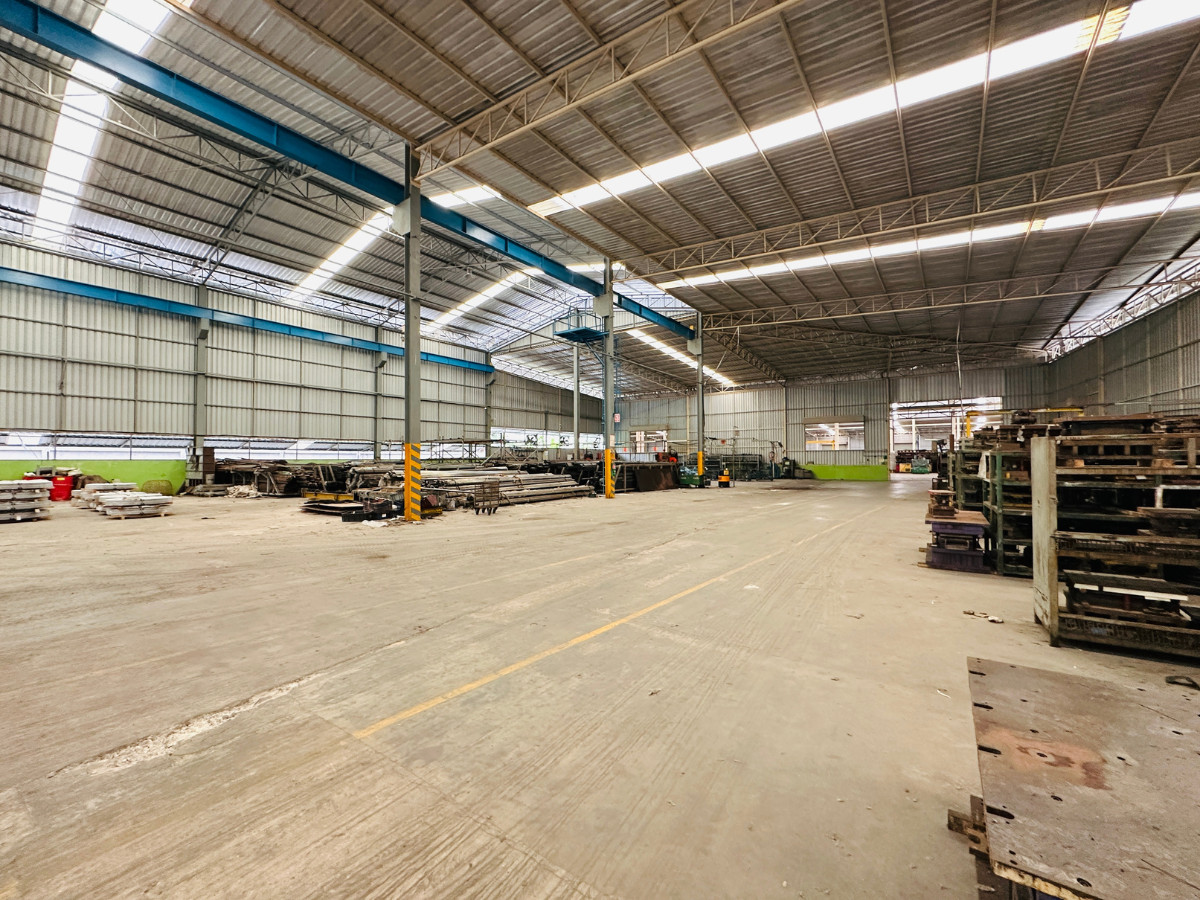 FactoryRathburana, Suksawat : Factory for sale/rent, 8,500 sq m., Phang Muang, area 6 rai, Suksawat 84, good condition, large vehicles easy to get in and out, water and electricity ready.