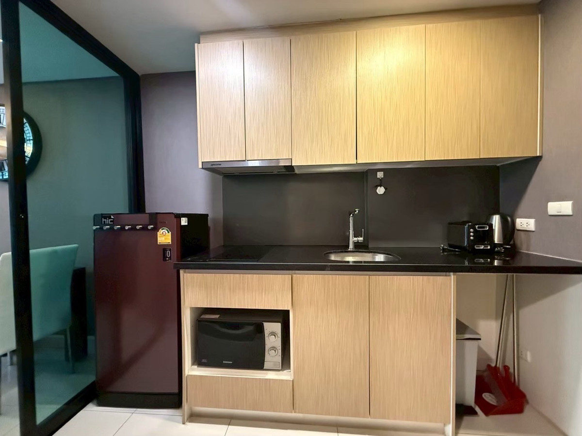 ให้เช่าคอนโดพัทยา บางแสน ชลบุรี สัตหีบ : ให้เช่าคอนโด ลากูน่า บีช 3 มัลดีฟส์ จอมเทียน พัทยา ชั้น1 ติดกับสระว่ายน้ำ Studio Room Pool Access 