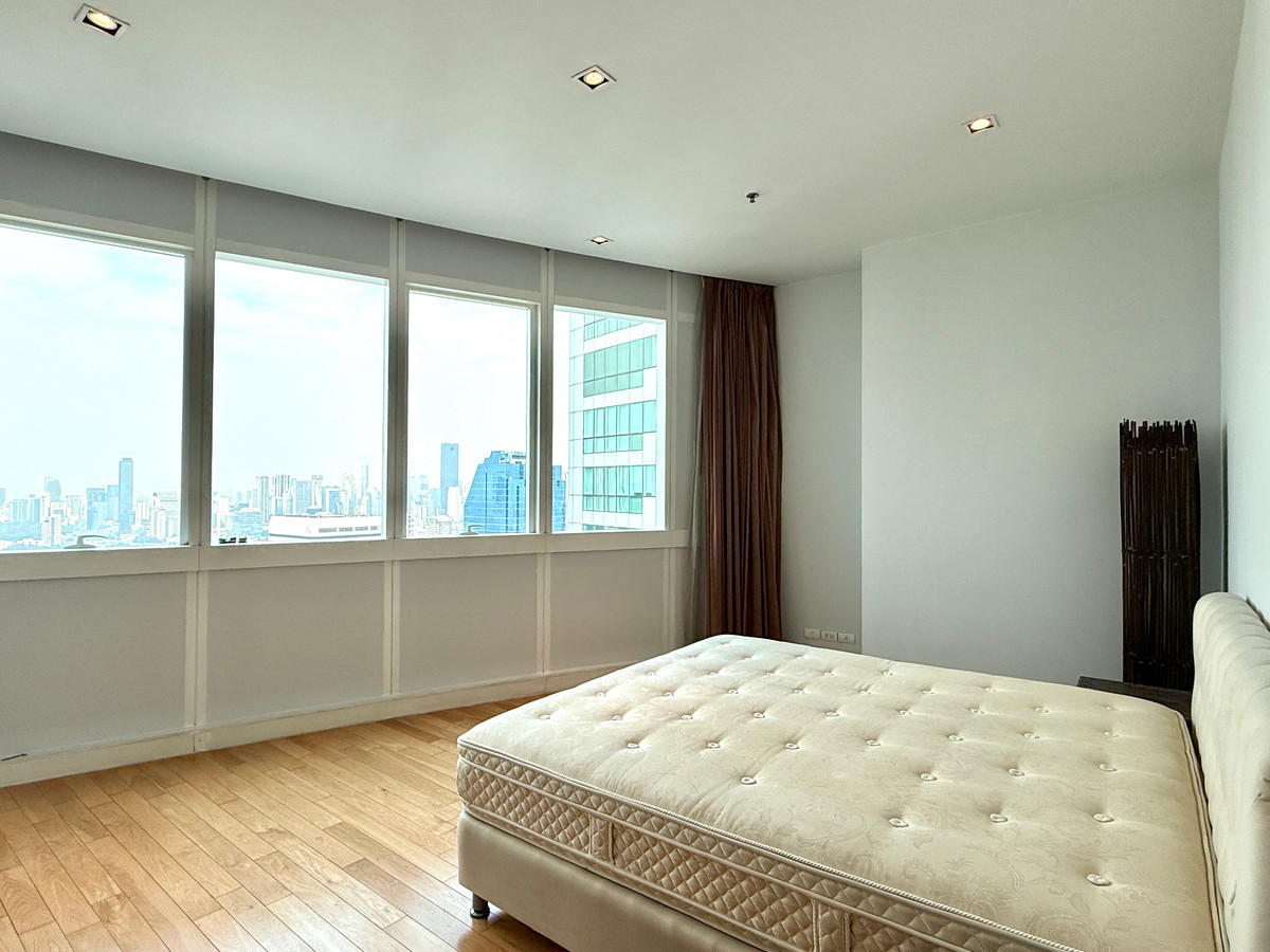 ให้เช่าคอนโดสุขุมวิท อโศก ทองหล่อ : ห้องใหญ่ ชั้นสูง วิวสวน คอนโด 3 ห้องนอน ใกล้อโศกและพร้อมพงศ์