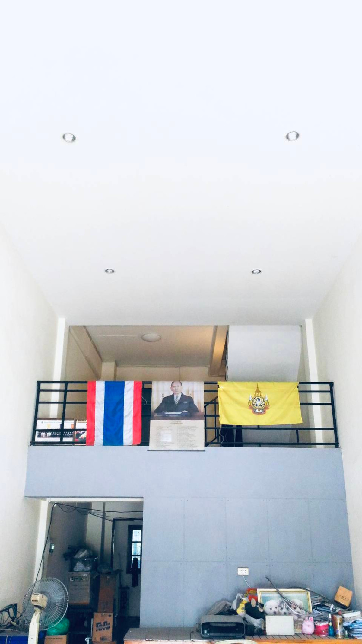 ขายอาคารพาณิชย์สุพรรณบุรี : ขายด่วนอาคารพาณิชย์ 2ห้องเนื้อที่เกือบ240ตารางเมตร  ติดถนนมาลัยแมน ใกล้ปั๊มPTT+EV  ใกล้รพ.อู่ทอง 5นาทีถึงโลตัสอู่ทอง เจ้าของขายเองติดต่อ คุณBen 0839814447 