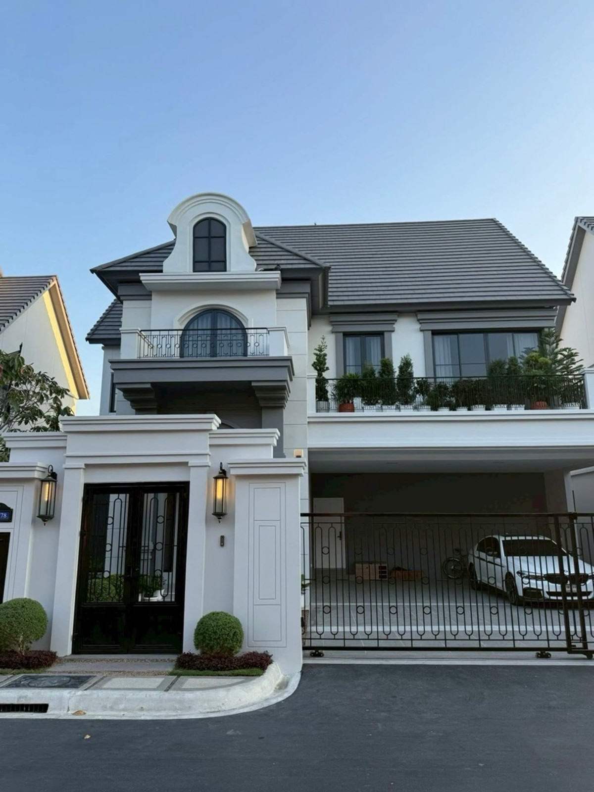 For SaleHouseKasetsart, Ratchayothin : Luxury Single House for Rent Narasiri Phahol–Watcharapol Fully Furnished New House 4 Bedrooms Large Land Thep Rak Road