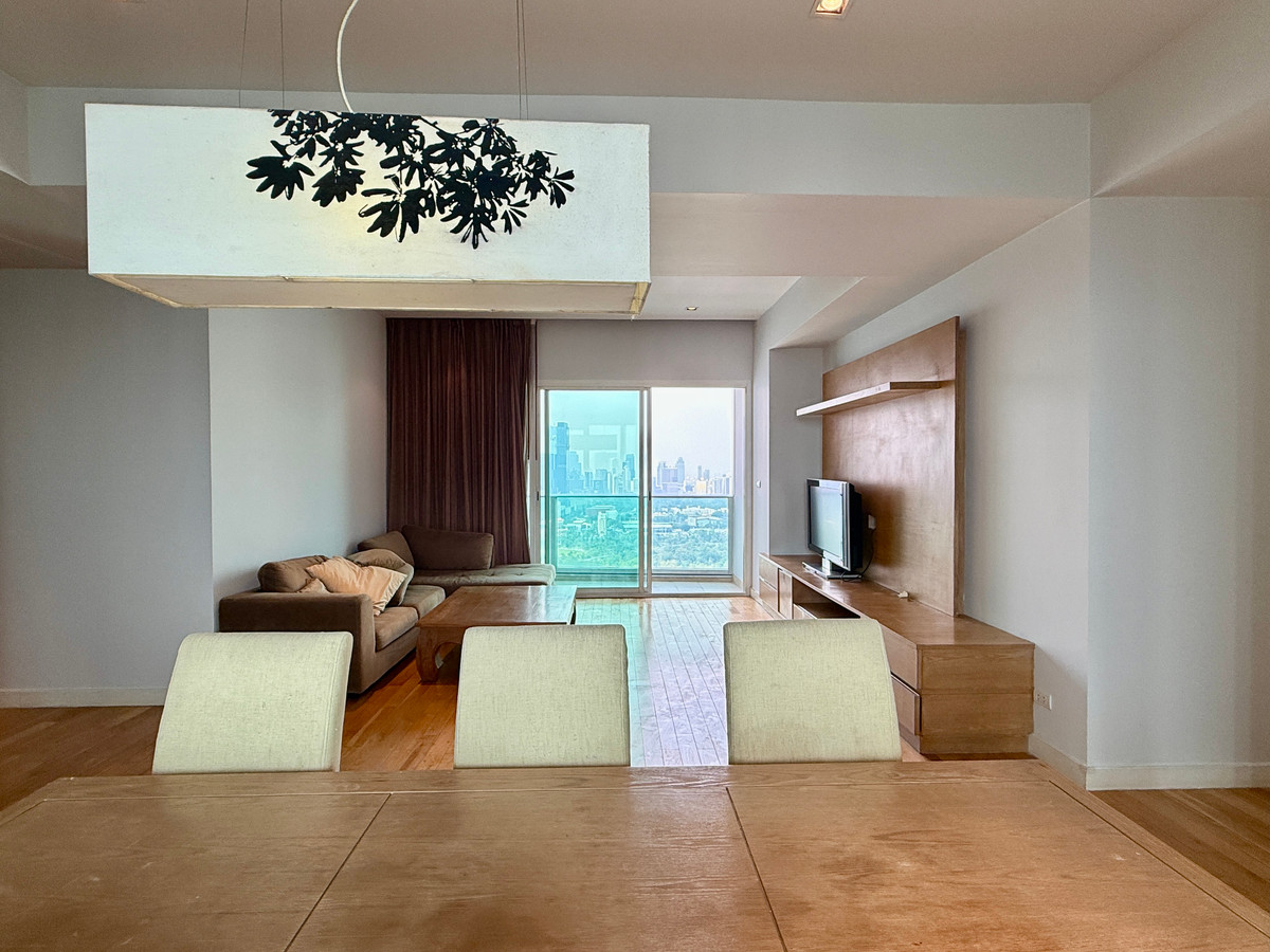 ให้เช่าคอนโดสุขุมวิท อโศก ทองหล่อ : ห้องใหญ่ ชั้นสูง วิวสวน คอนโด 3 ห้องนอน ใกล้อโศกและพร้อมพงศ์