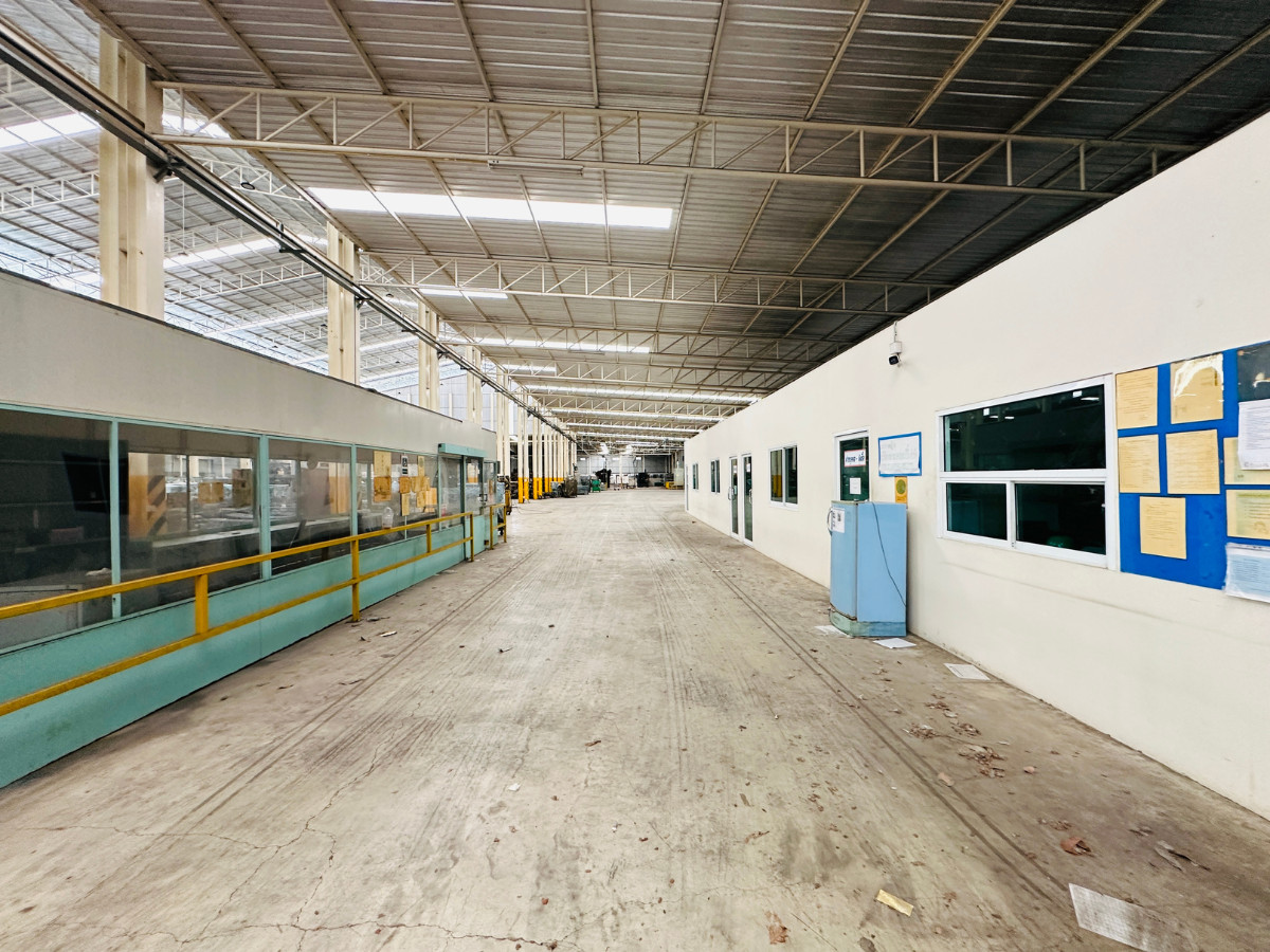 FactoryRathburana, Suksawat : Factory for sale/rent, 8,500 sq m., Phang Muang, area 6 rai, Suksawat 84, good condition, large vehicles easy to get in and out, water and electricity ready.