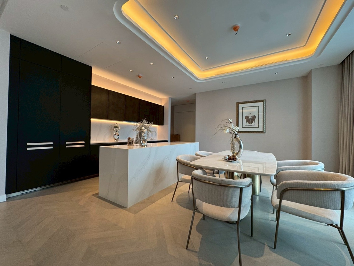 คอนโดวิทยุ ชิดลม หลังสวน : 📢👇 สุดยอดการอยู่อาศัยบนถนนวิทยุ ทำเลพรีเมียมที่หลายคนตามหา พร้อมดื่มด่ำกับวิวเมืองแบบ ไม่บล็อก และพื้นที่ใช้สอยกว้างขวาง เรียบหรู น่าอยู่