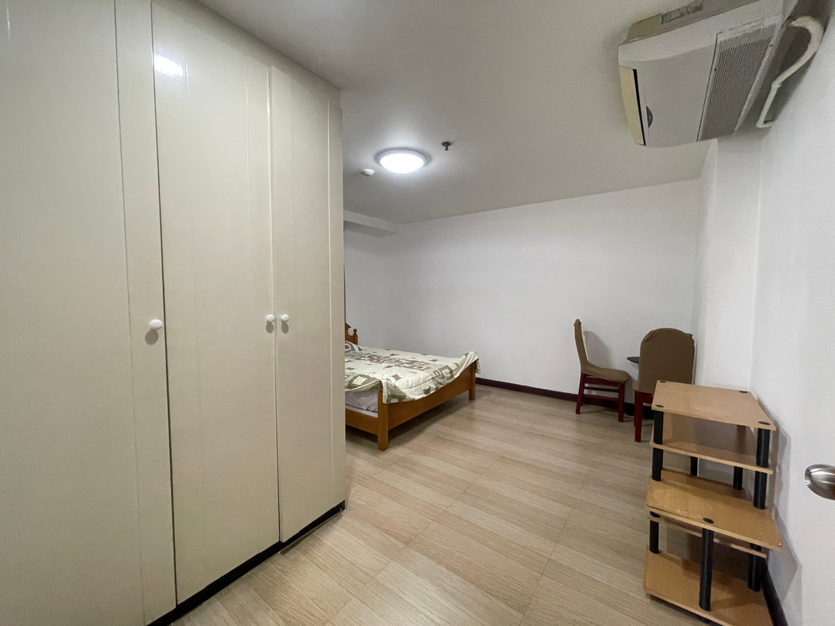 ให้เช่าคอนโดสุขุมวิท อโศก ทองหล่อ : Large size condo for rent, near BTS Thonglor, best price, clear unblock view, high floor, fully furnished, ready to move in