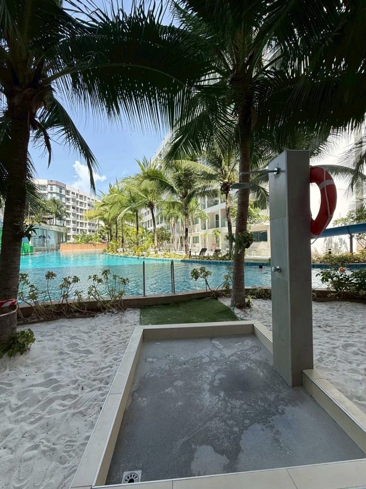 ให้เช่าคอนโดพัทยา บางแสน ชลบุรี สัตหีบ : ให้เช่าคอนโด ลากูน่า บีช 3 มัลดีฟส์ จอมเทียน พัทยา ชั้น1 ติดกับสระว่ายน้ำ Studio Room Pool Access 