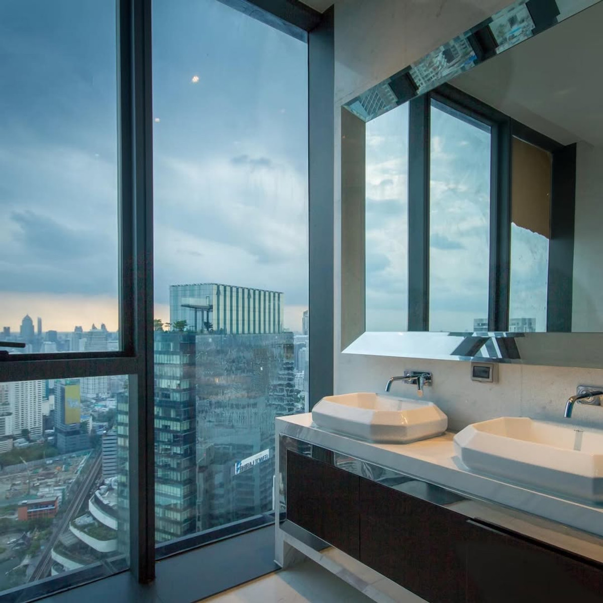 CondoSukhumvit, Asoke, Thonglor : 🏆 PENTHOUSE WITH PRIVATE POOL | MARQUE SUKHUMVIT 39 | 295 sqm | 44th Floor | Only 2 Units Per Floor