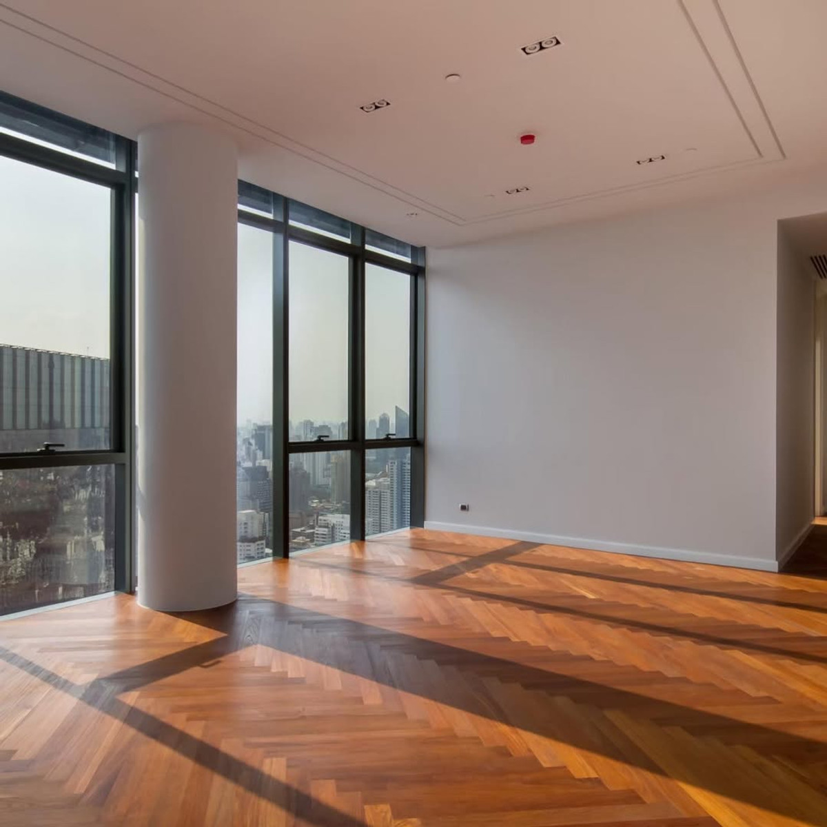 CondoSukhumvit, Asoke, Thonglor : 🏆 PENTHOUSE WITH PRIVATE POOL | MARQUE SUKHUMVIT 39 | 295 sqm | 44th Floor | Only 2 Units Per Floor