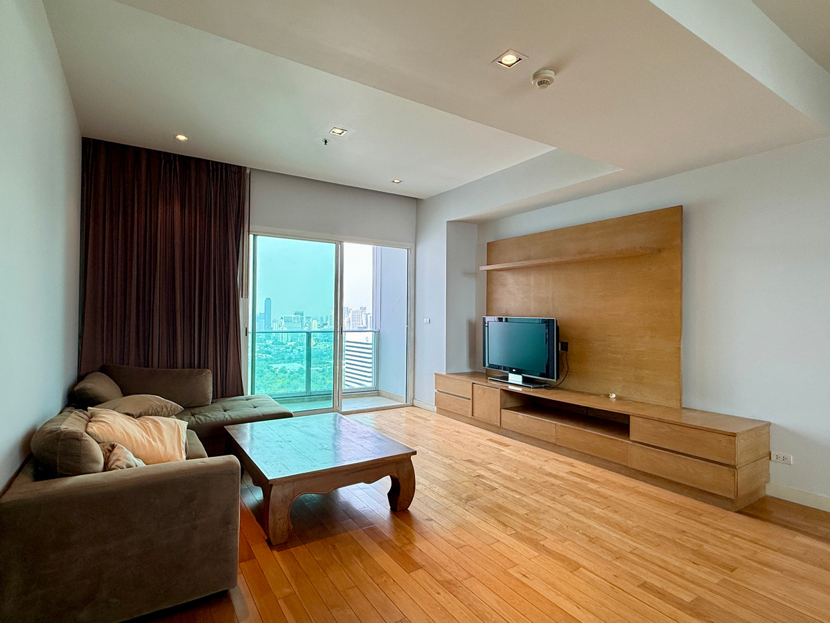 ให้เช่าคอนโดสุขุมวิท อโศก ทองหล่อ : ห้องใหญ่ ชั้นสูง วิวสวน คอนโด 3 ห้องนอน ใกล้อโศกและพร้อมพงศ์