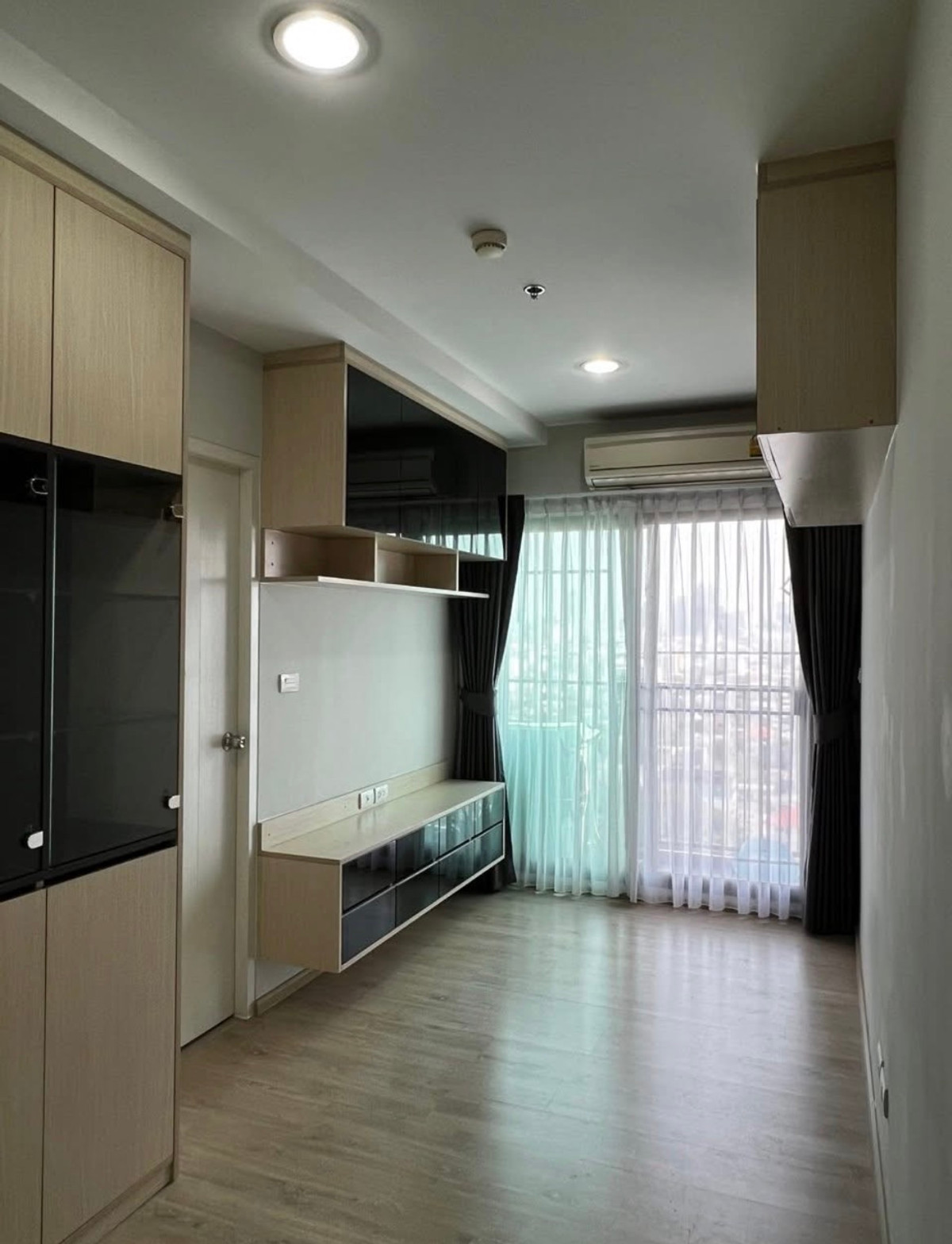 ให้เช่าคอนโดรัชดา ห้วยขวาง : ให้เช่าคอนโดฟิวส์มิติ สุทธิสาร หอการค้า 32.0 ตรม ชั้น 16 ตำแหน่งดี พร้อมเฟอร์ เครื่องซักผ้า นัดดูห้องได้