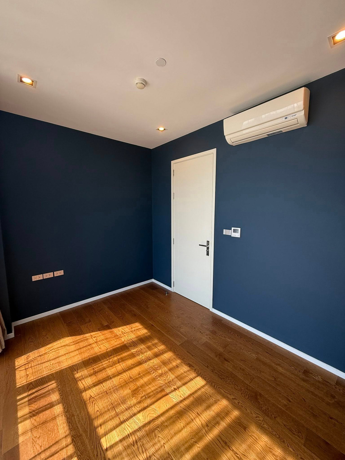 ให้เช่าคอนโดสาทร นราธิวาส : Luxury condo for rent 💠 𝐓𝐡𝐞 𝐁𝐚𝐧𝐠𝐤𝐨𝐤 𝐒𝐚𝐭𝐡𝐨𝐫𝐧 • 2 bedrooms • 2 bathrooms, 𝗖𝗢𝗗𝗘-TP001069  | 📲 𝗖𝗼𝗻𝘁𝗮𝗰𝘁. 𝟬𝟲𝟮-𝟲𝟵𝟰-𝟭𝟳𝟵𝟰