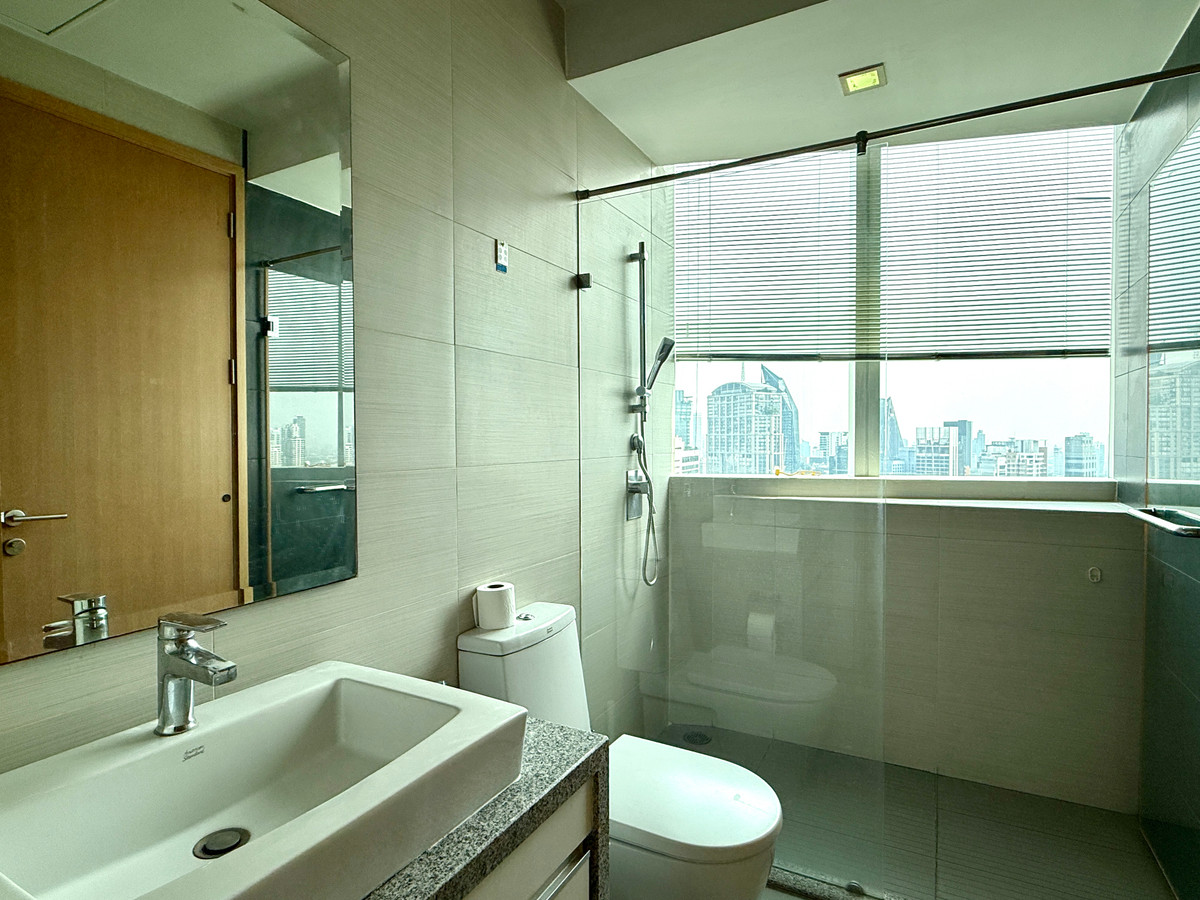 ให้เช่าคอนโดสุขุมวิท อโศก ทองหล่อ : ห้องใหญ่ ชั้นสูง วิวสวน คอนโด 3 ห้องนอน ใกล้อโศกและพร้อมพงศ์