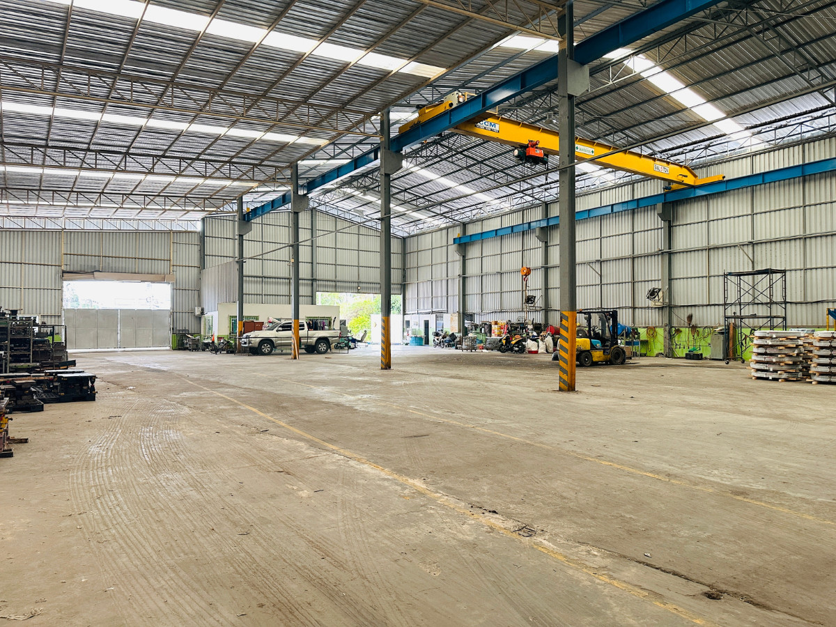 FactoryRathburana, Suksawat : Factory for sale/rent, 8,500 sq m., Phang Muang, area 6 rai, Suksawat 84, good condition, large vehicles easy to get in and out, water and electricity ready.