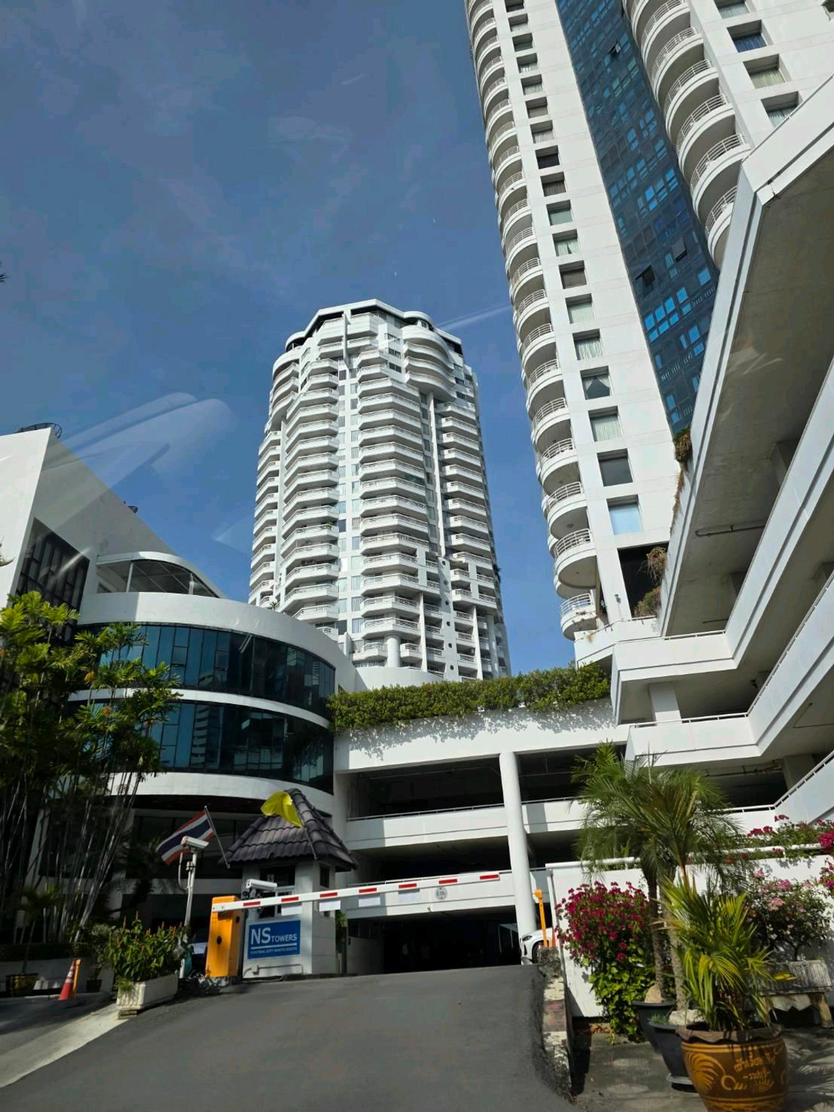 For RentCondoBangna, Bearing, Lasalle : ✅✅Very wide, 77 sq m.