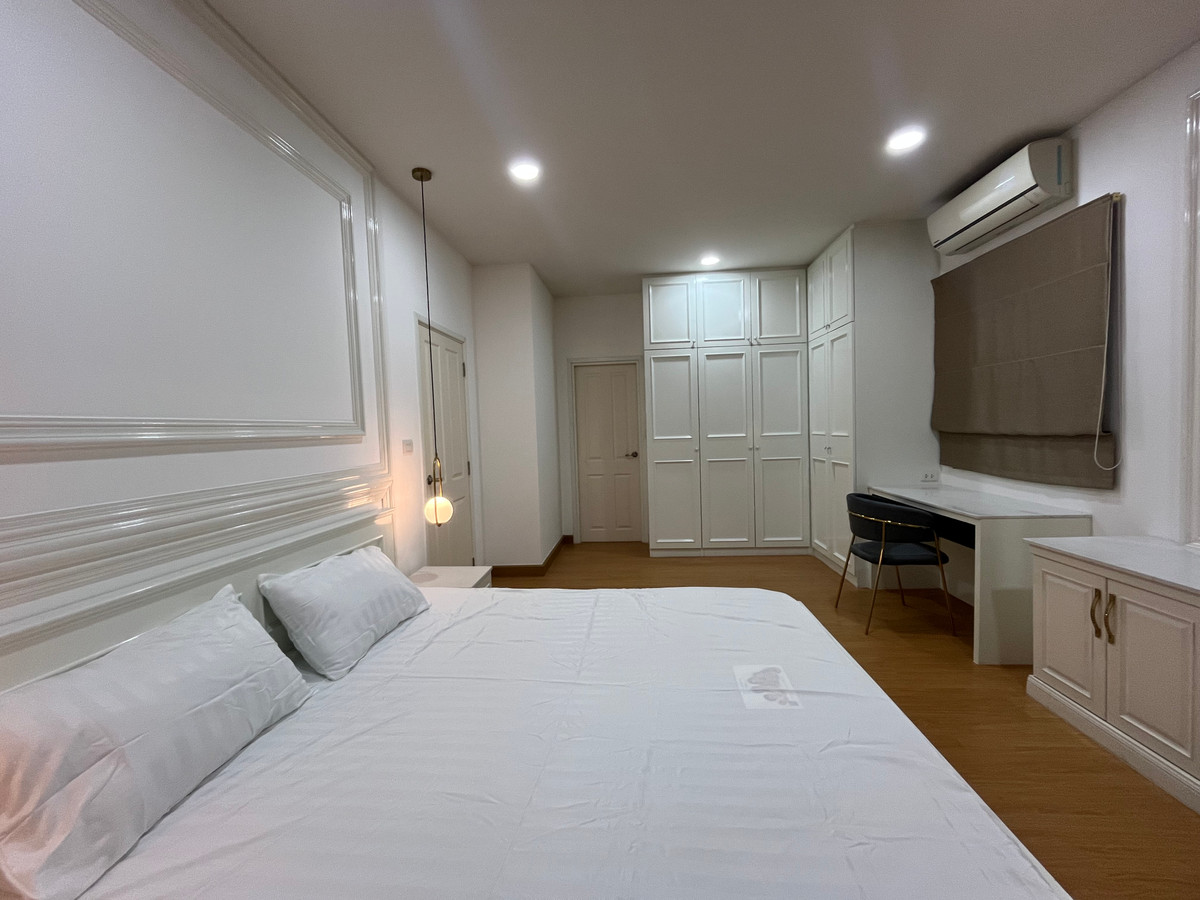 HousePattanakan, Srinakarin : 🏡 Single house for sale With knock-down houses, Golden Village project, On Nut - Phatthanakan, beautiful house, warm atmosphere, fully decorated, ready to move in immediately.