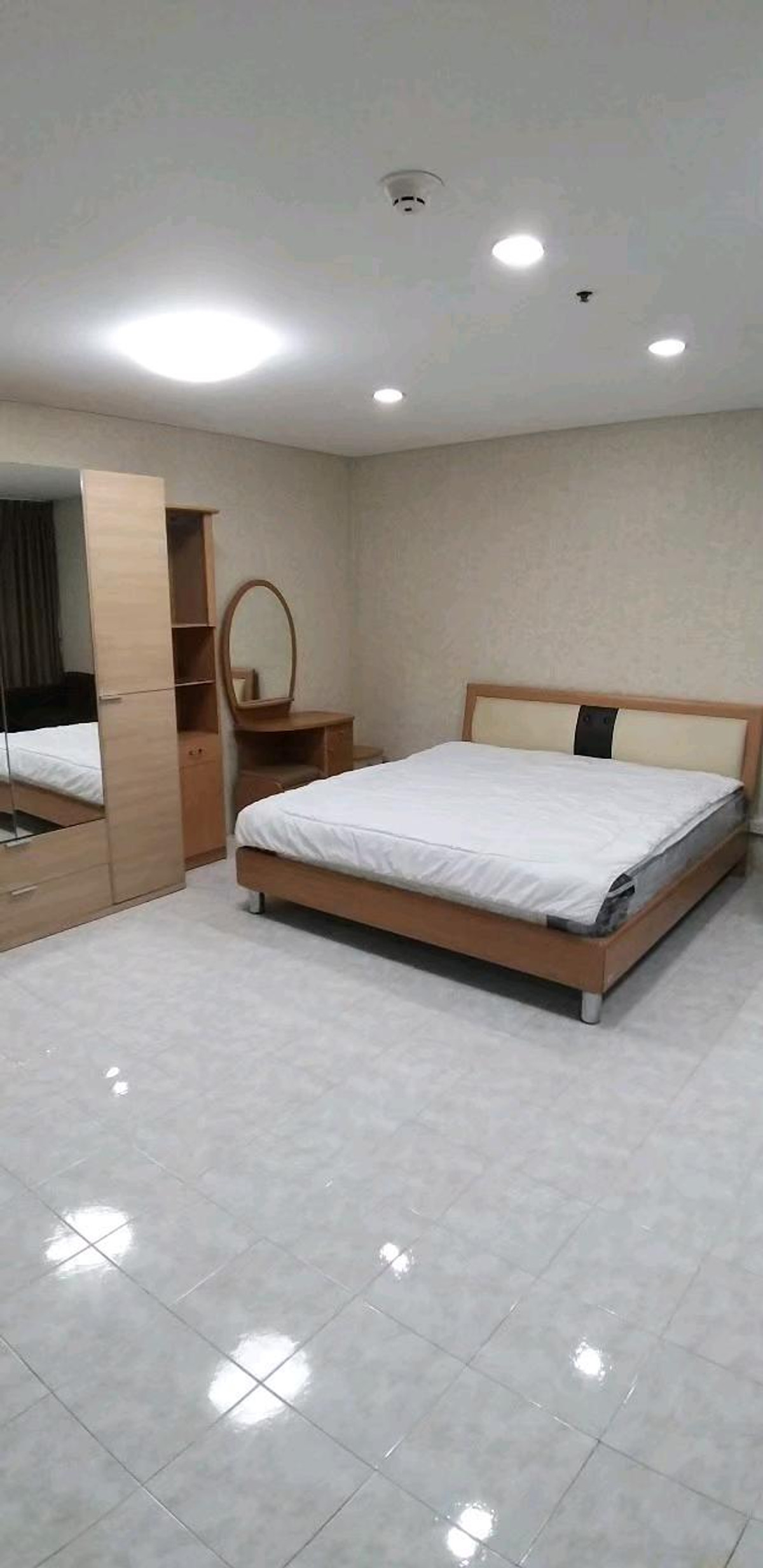 ให้เช่าคอนโด : ให้เช่าลุมพินี พาร์ค วิว คอนโดมิเนี่ยม ตรงข้ามone bangkok ถนนพระราม 4