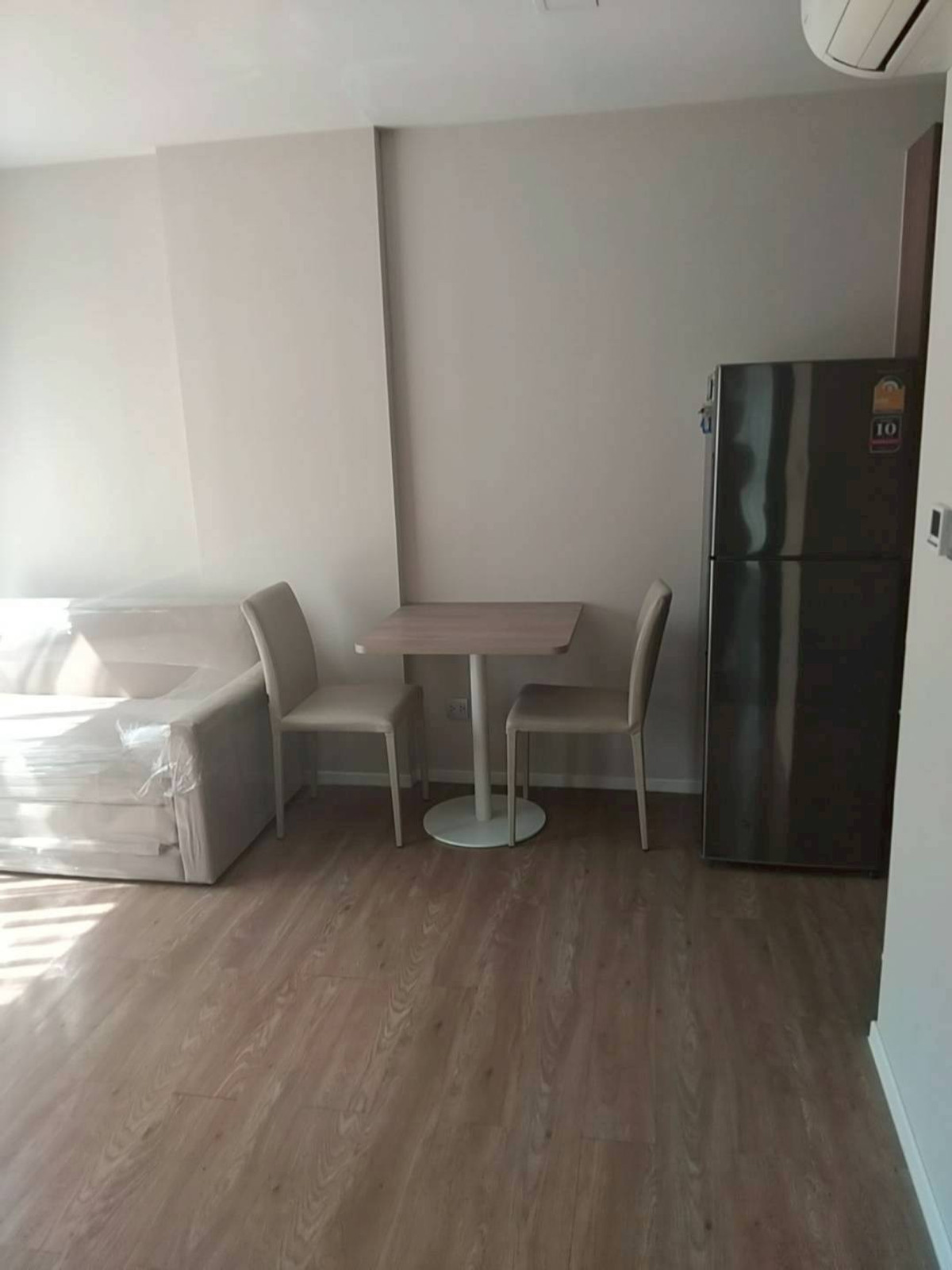 ให้เช่าคอนโดปทุมธานี รังสิต ธรรมศาสตร์ : 🏡 ให้เช่า Kave Town Space 2 ห้องนอน💖  ✨ ตึก B ชั้น 2 ห้องใหญ่ วิวสระ ✅️ พร้อมเข้าอยู่