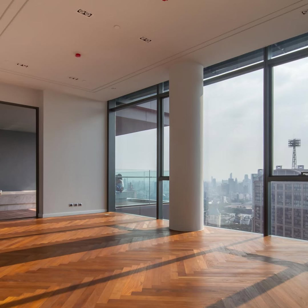 CondoSukhumvit, Asoke, Thonglor : 🏆 PENTHOUSE WITH PRIVATE POOL | MARQUE SUKHUMVIT 39 | 295 sqm | 44th Floor | Only 2 Units Per Floor