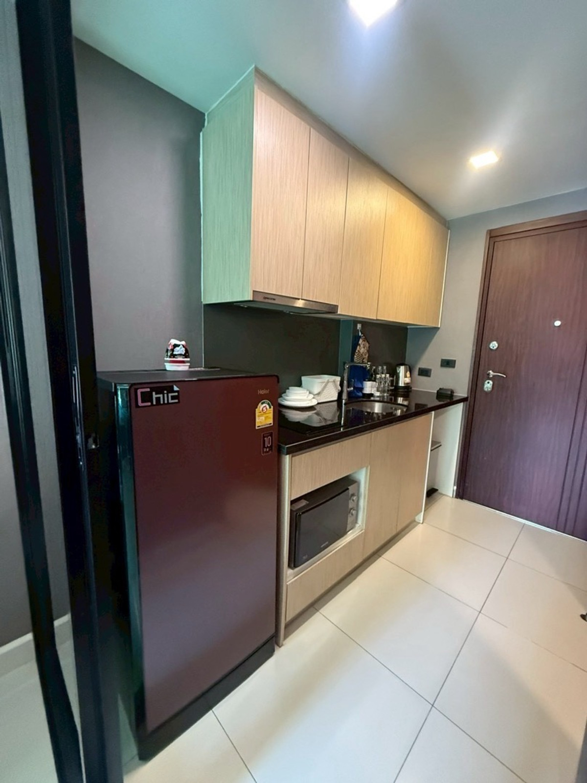 ให้เช่าคอนโดพัทยา บางแสน ชลบุรี สัตหีบ : ให้เช่าคอนโด ลากูน่า บีช 3 มัลดีฟส์ จอมเทียน พัทยา ชั้น1 ติดกับสระว่ายน้ำ Studio Room Pool Access 