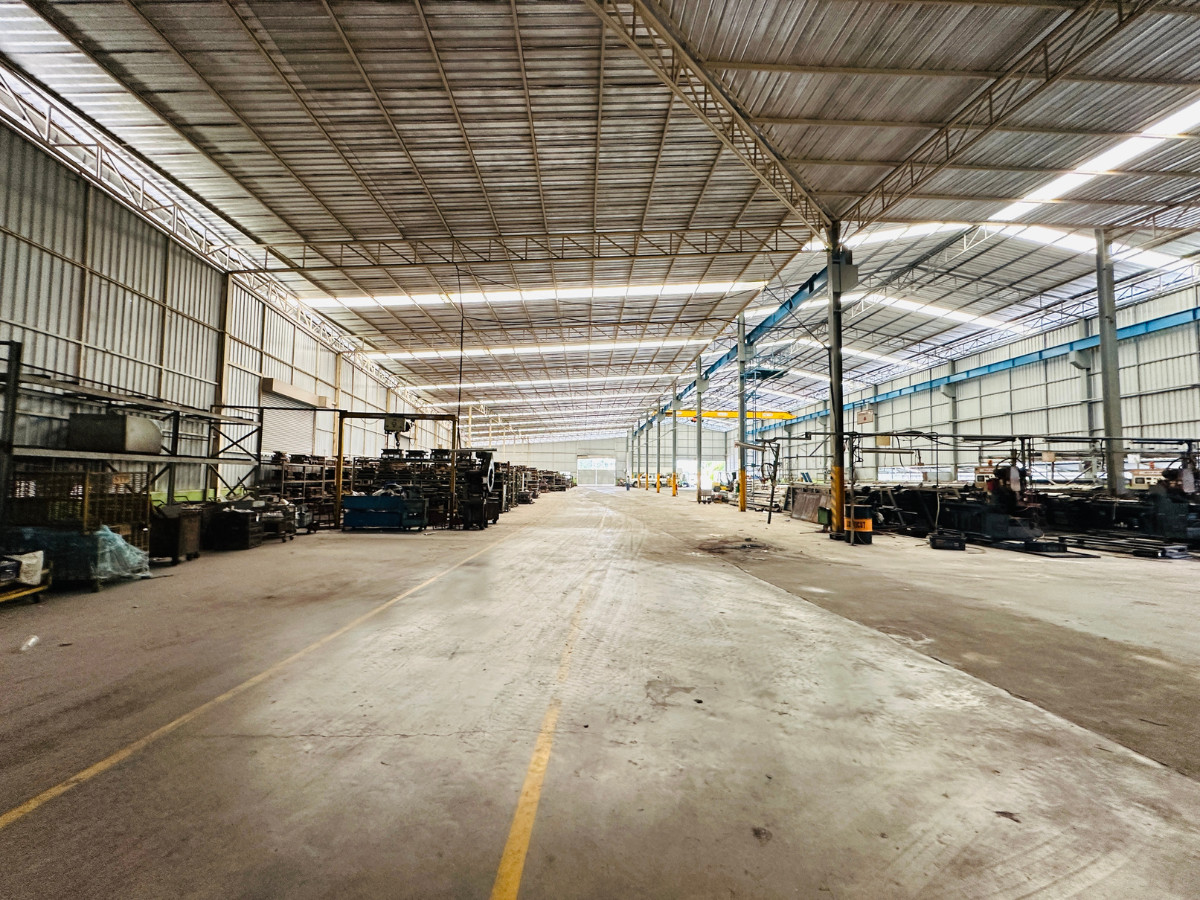 FactoryRathburana, Suksawat : Factory for sale/rent, 8,500 sq m., Phang Muang, area 6 rai, Suksawat 84, good condition, large vehicles easy to get in and out, water and electricity ready.