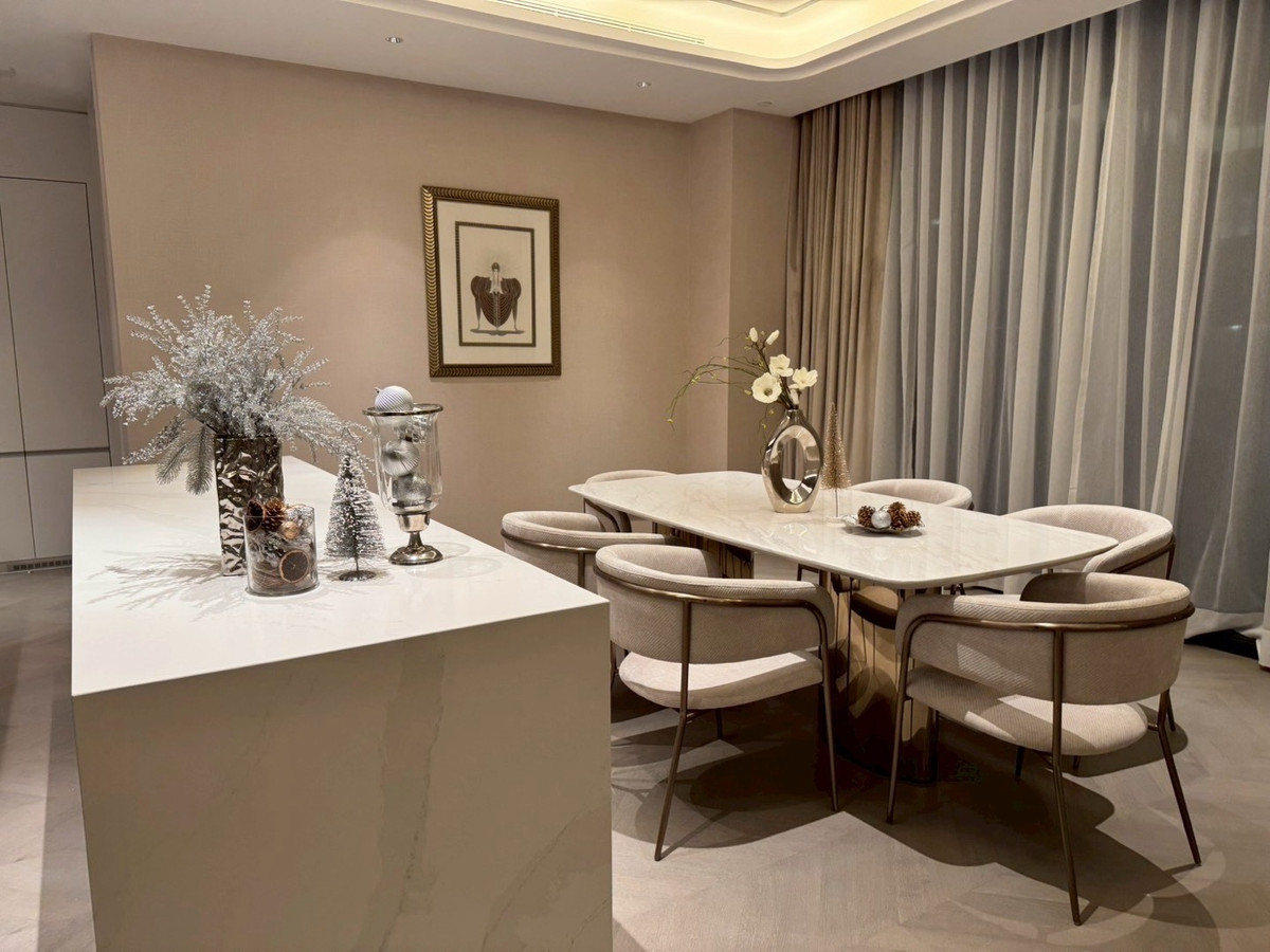 คอนโดวิทยุ ชิดลม หลังสวน : 📢👇 สุดยอดการอยู่อาศัยบนถนนวิทยุ ทำเลพรีเมียมที่หลายคนตามหา พร้อมดื่มด่ำกับวิวเมืองแบบ ไม่บล็อก และพื้นที่ใช้สอยกว้างขวาง เรียบหรู น่าอยู่