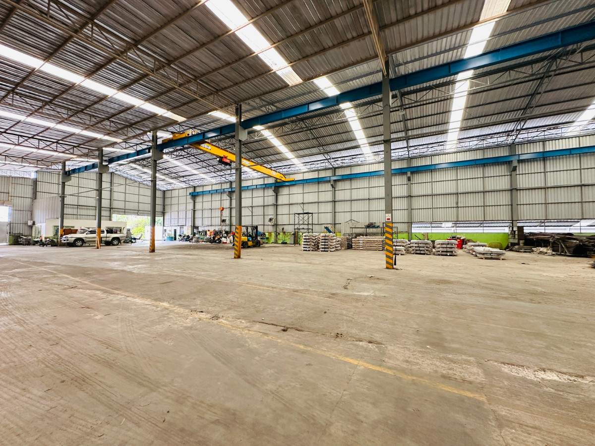 FactoryRathburana, Suksawat : Factory for sale/rent, 8,500 sq m., Phang Muang, area 6 rai, Suksawat 84, good condition, large vehicles easy to get in and out, water and electricity ready.