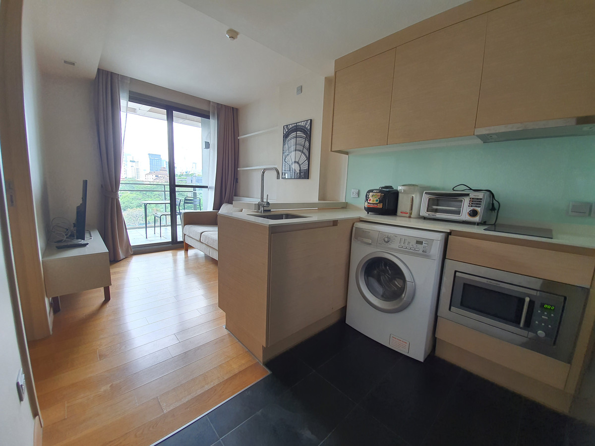 For SaleCondoSukhumvit, Asoke, Thonglor : Condo for sale Via Botani Sukhumvit 47, one bedroom.