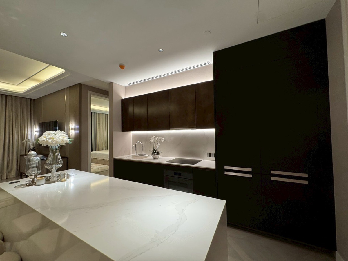 คอนโดวิทยุ ชิดลม หลังสวน : 📢👇 สุดยอดการอยู่อาศัยบนถนนวิทยุ ทำเลพรีเมียมที่หลายคนตามหา พร้อมดื่มด่ำกับวิวเมืองแบบ ไม่บล็อก และพื้นที่ใช้สอยกว้างขวาง เรียบหรู น่าอยู่