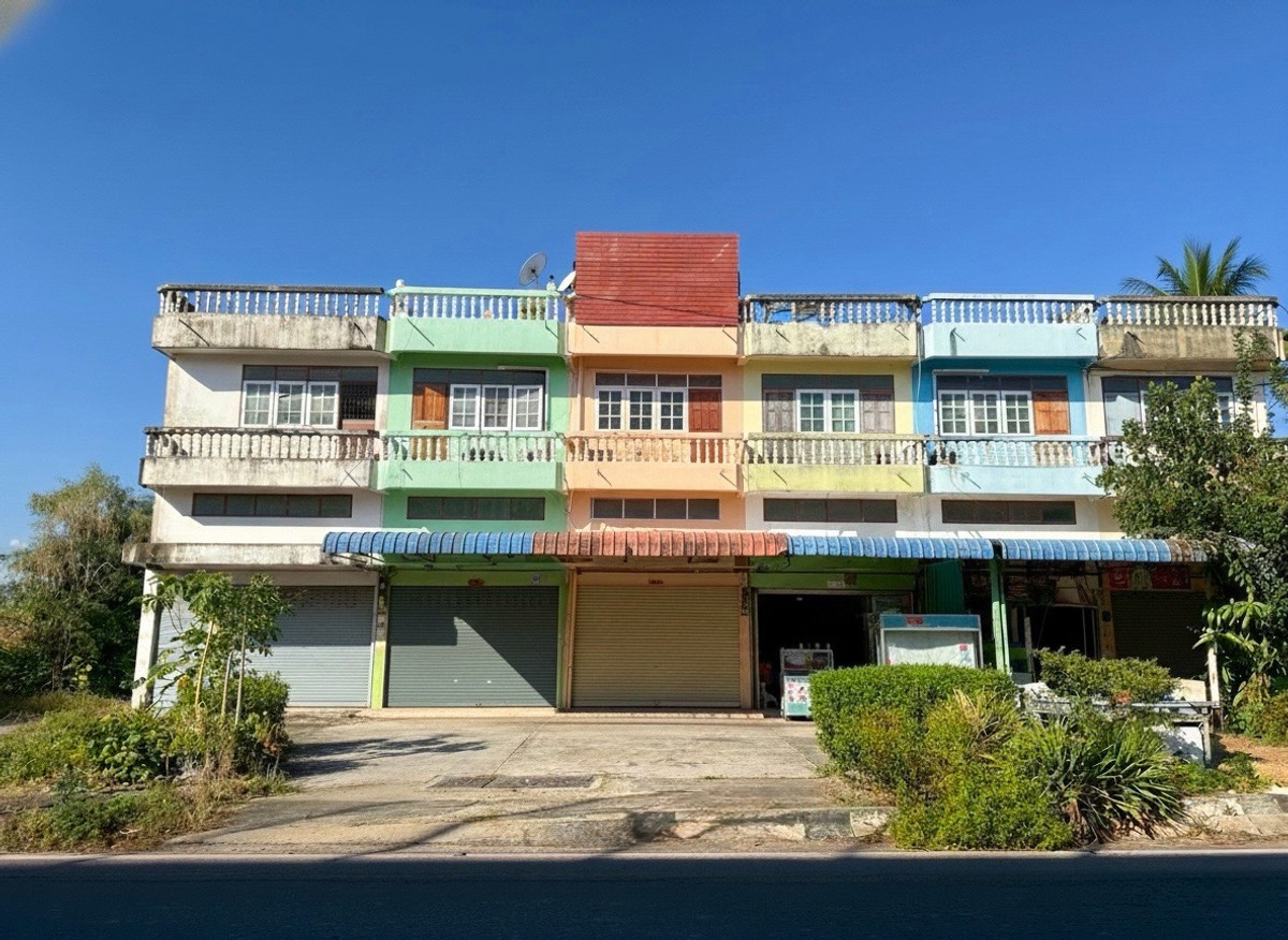 ขายอาคารพาณิชย์ชะอำ เพชรบุรี : อาคารพาณิชย์ 4 ชั้น ทำเลเด่น เห็นชัดเข้าถึงง่าย ติดถนนเพชรเกษมชะอำ–หัวหิน