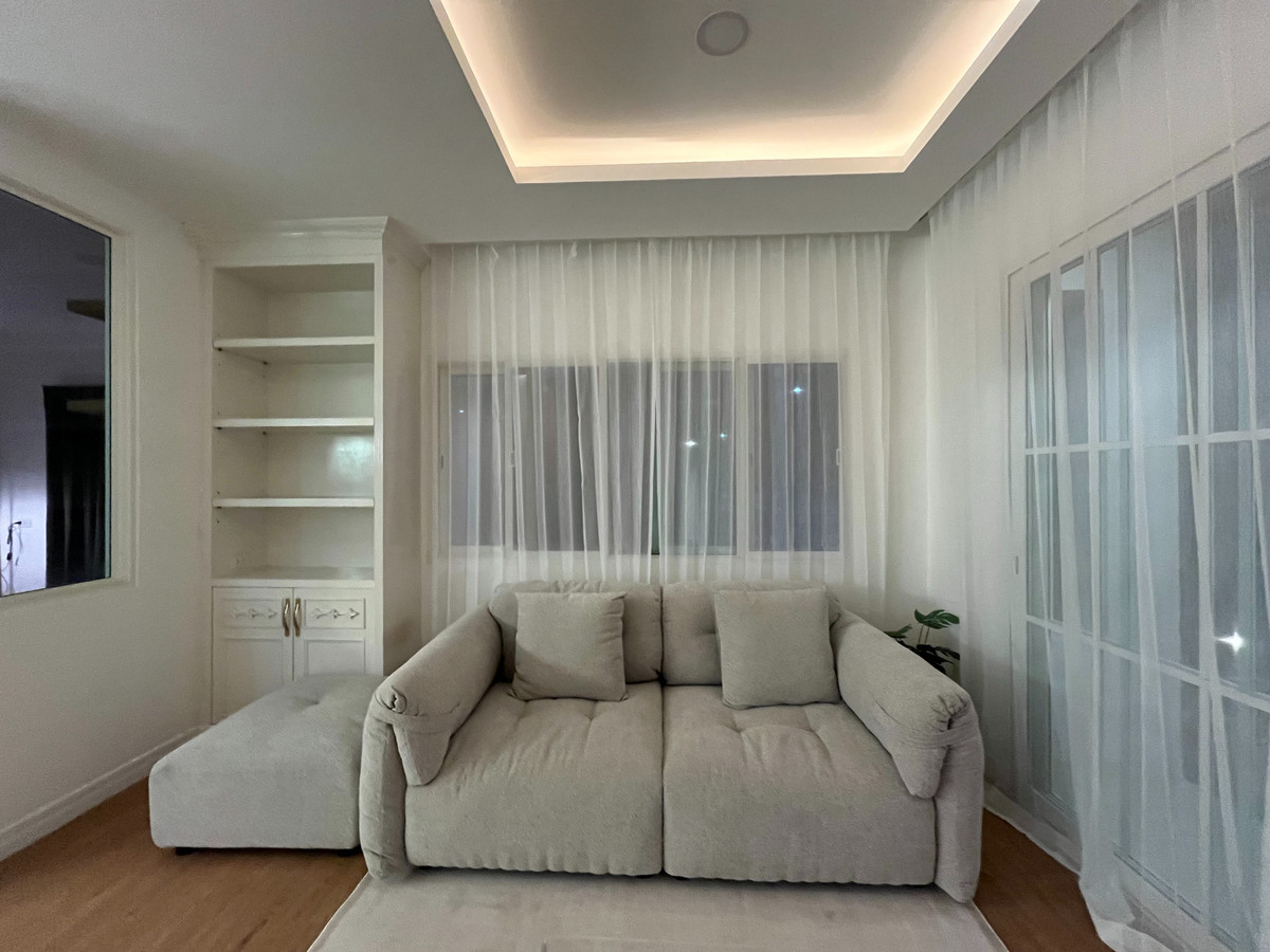 HousePattanakan, Srinakarin : 🏡 Single house for sale With knock-down houses, Golden Village project, On Nut - Phatthanakan, beautiful house, warm atmosphere, fully decorated, ready to move in immediately.