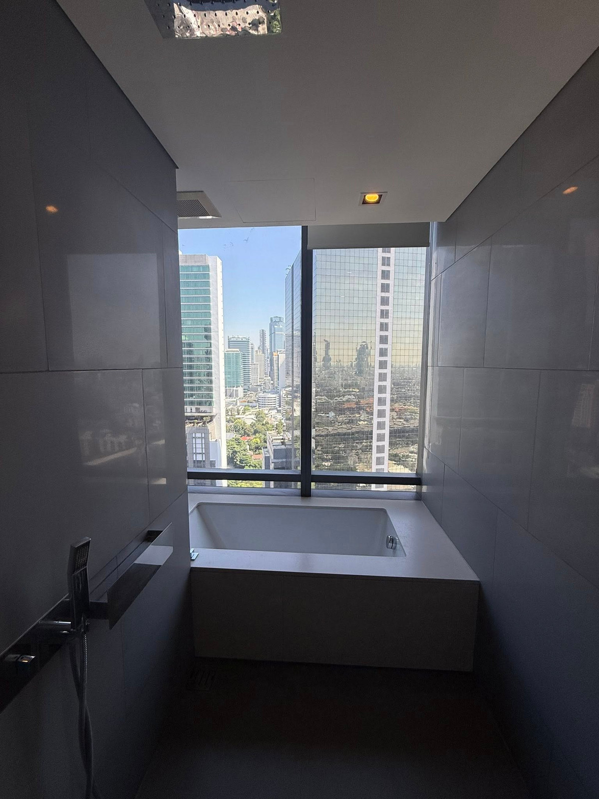 ให้เช่าคอนโดสาทร นราธิวาส : Luxury condo for rent 💠 𝐓𝐡𝐞 𝐁𝐚𝐧𝐠𝐤𝐨𝐤 𝐒𝐚𝐭𝐡𝐨𝐫𝐧 • 2 bedrooms • 2 bathrooms, 𝗖𝗢𝗗𝗘-TP001069  | 📲 𝗖𝗼𝗻𝘁𝗮𝗰𝘁. 𝟬𝟲𝟮-𝟲𝟵𝟰-𝟭𝟳𝟵𝟰