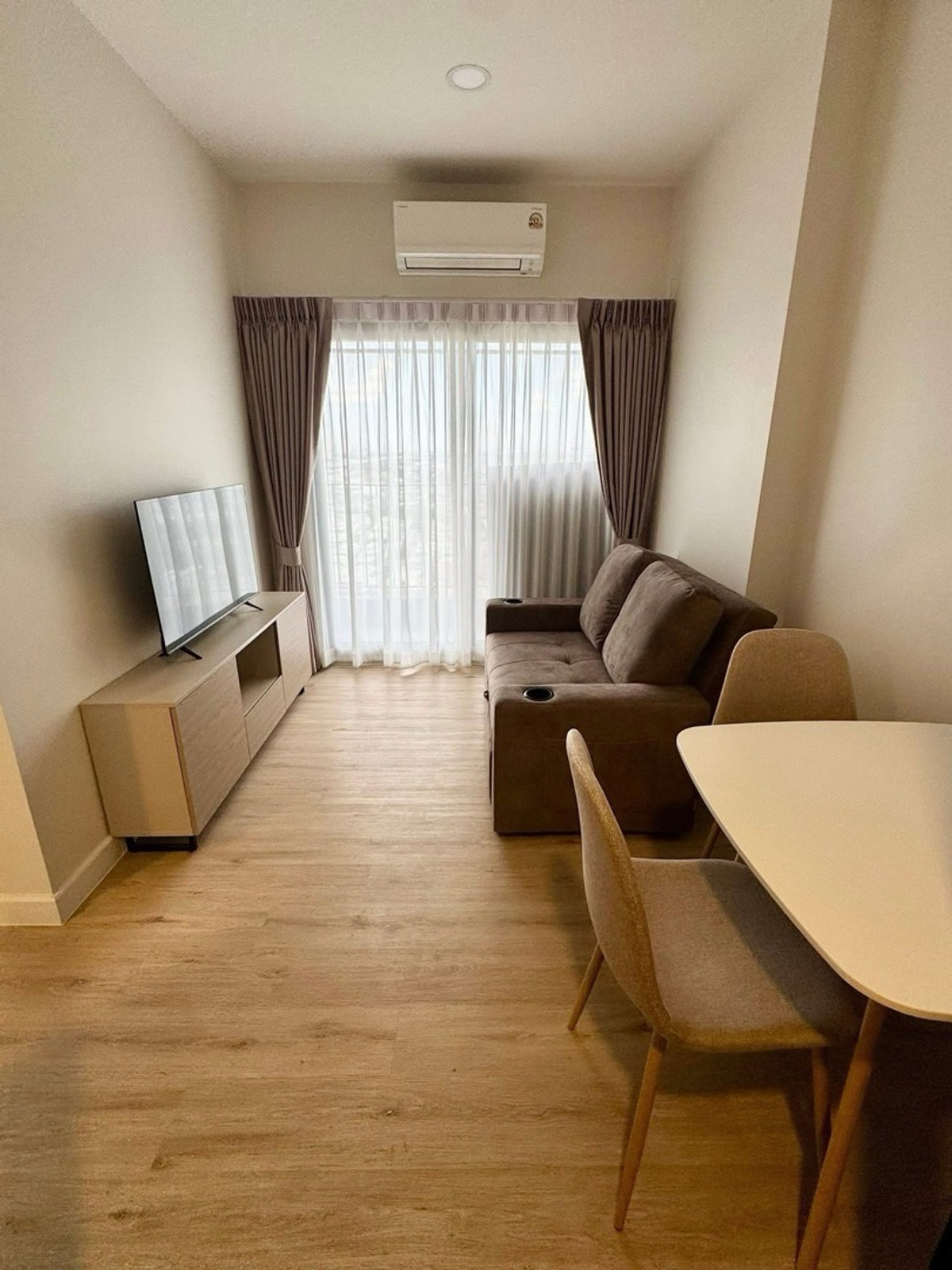 For RentCondoRathburana, Suksawat : For rent ‼️ Brand new condo, Sim Condo Rama 3-Suksawat, new condo near the city center. Fully furnished and electrical appliances, ready to move in 💯