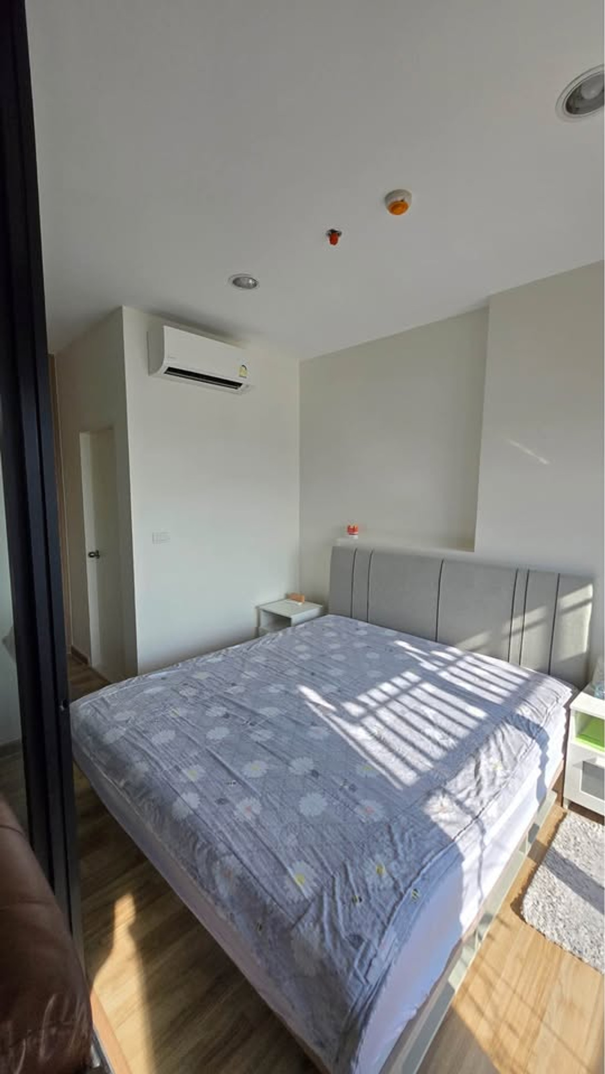 For SaleCondoWongwianyai, Charoennakor : (Code T366) Condo for sale Niche mono charoen nakorn: Niche Mono Charoen Nakorn, near Big C Supercenter Dao Khanong.