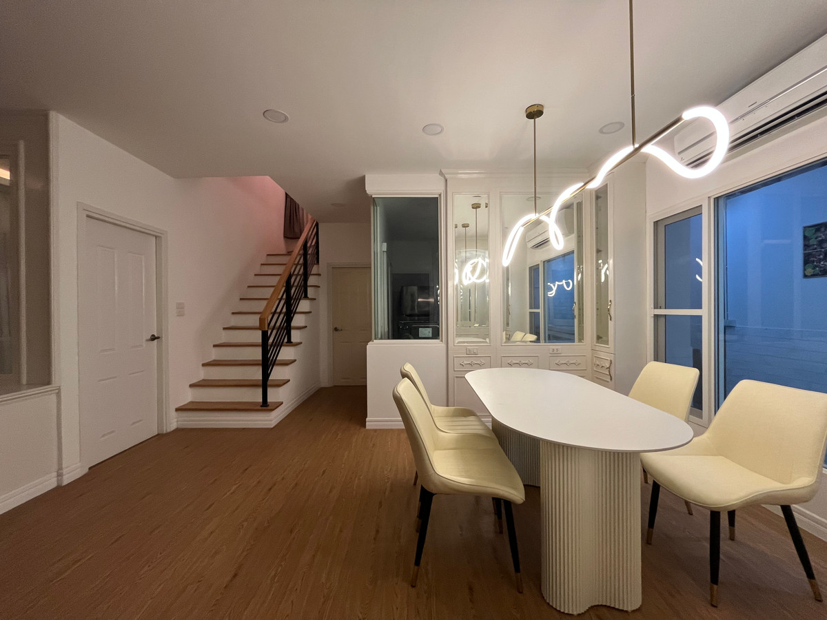 HousePattanakan, Srinakarin : 🏡 Single house for sale With knock-down houses, Golden Village project, On Nut - Phatthanakan, beautiful house, warm atmosphere, fully decorated, ready to move in immediately.