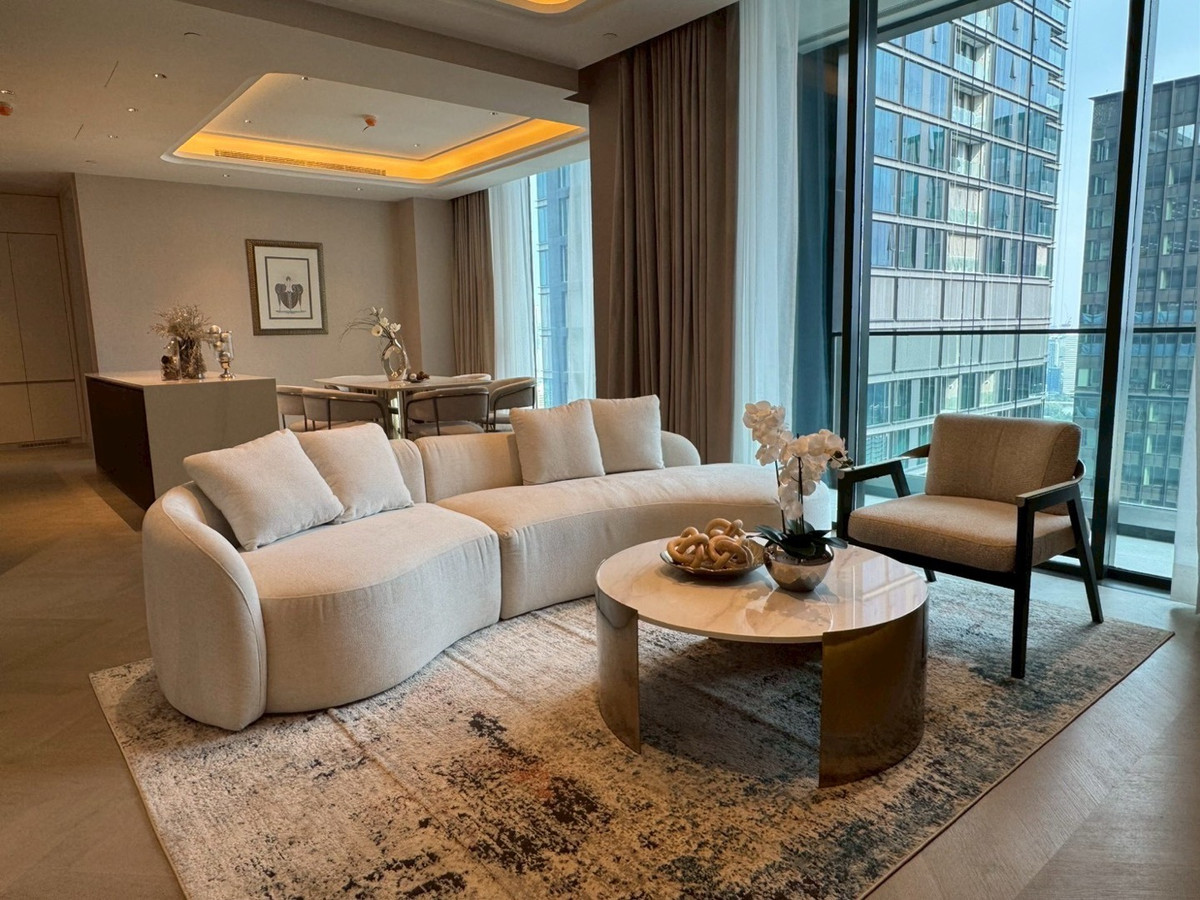 CondoWitthayu, Chidlom, Langsuan, Ploenchit : Luxury Living on Wireless Road — A Highly Sought-After Address, enjoy unblocked city views with spacious, elegant living.

