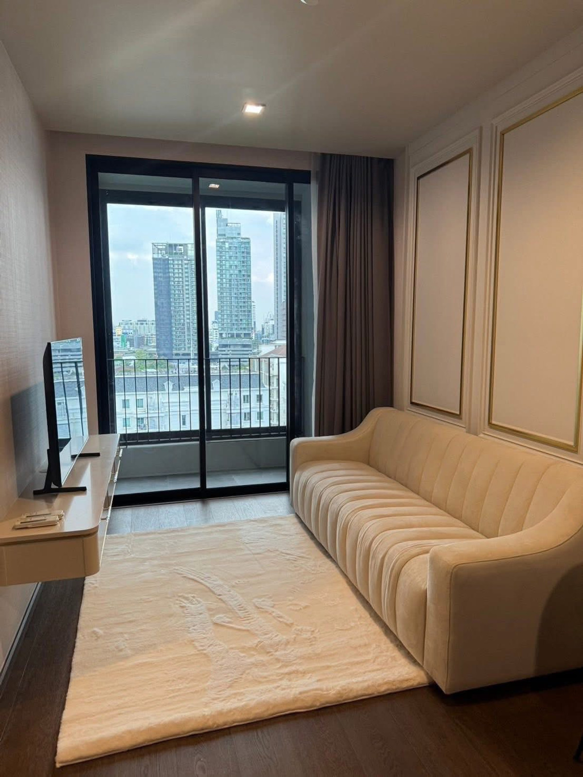 ให้เช่าคอนโดสุขุมวิท อโศก ทองหล่อ :  ⭐️ Ideo Q Sukhumvit 36 ⭐️ 1 Bed 47 ตรม. ตกแต่ง built-in ใหม่อย่างดี  เครื่องใช้ไฟฟ้าครบพร้อมเข้าอยู่ 