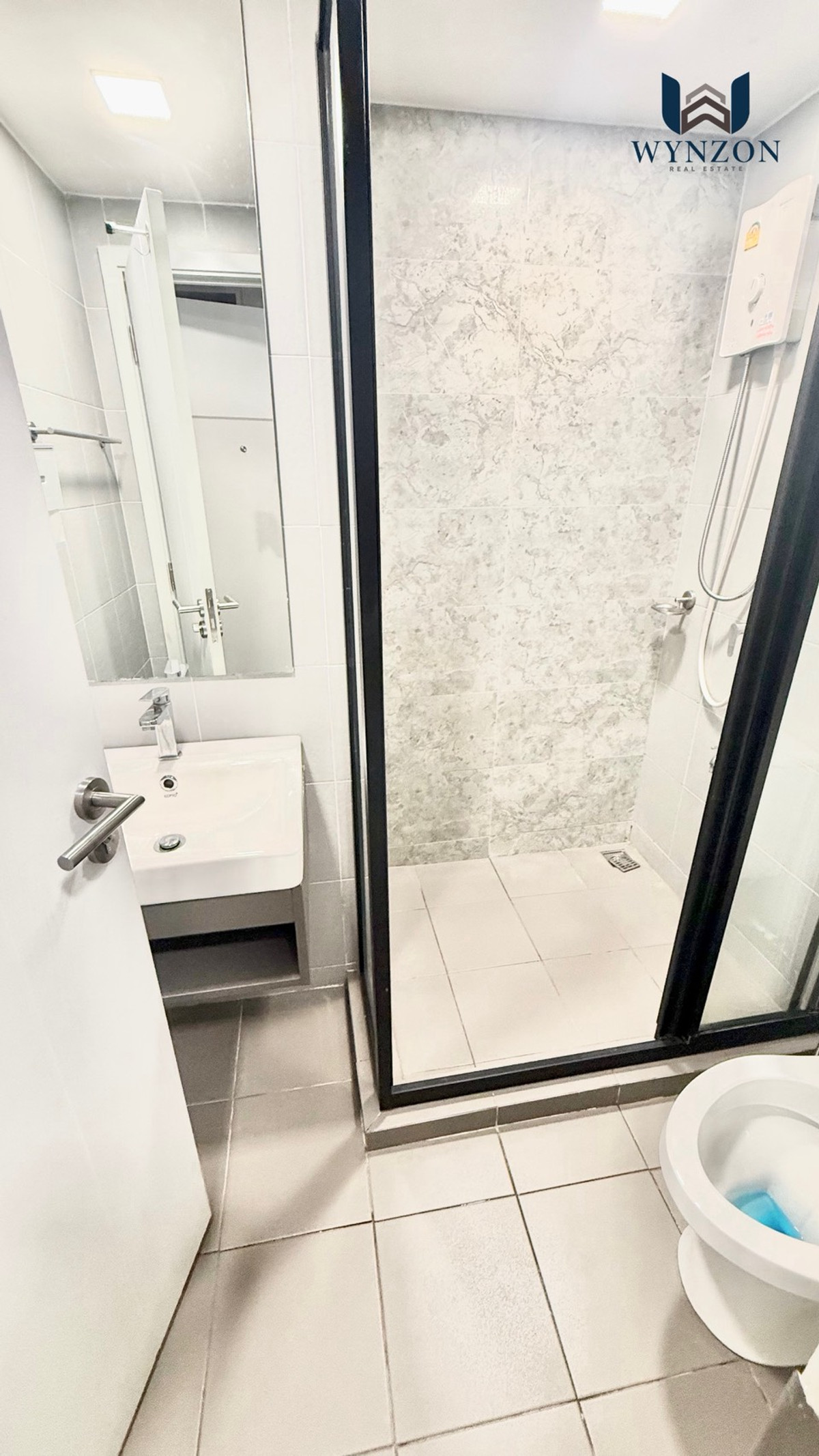 For SaleCondoPathum Thani,Rangsit, Thammasat : Urgent, room available, ready to move in !!!!!!!!  Condo next to Bangkok University has a free shuttle bus to Mingle Mall.