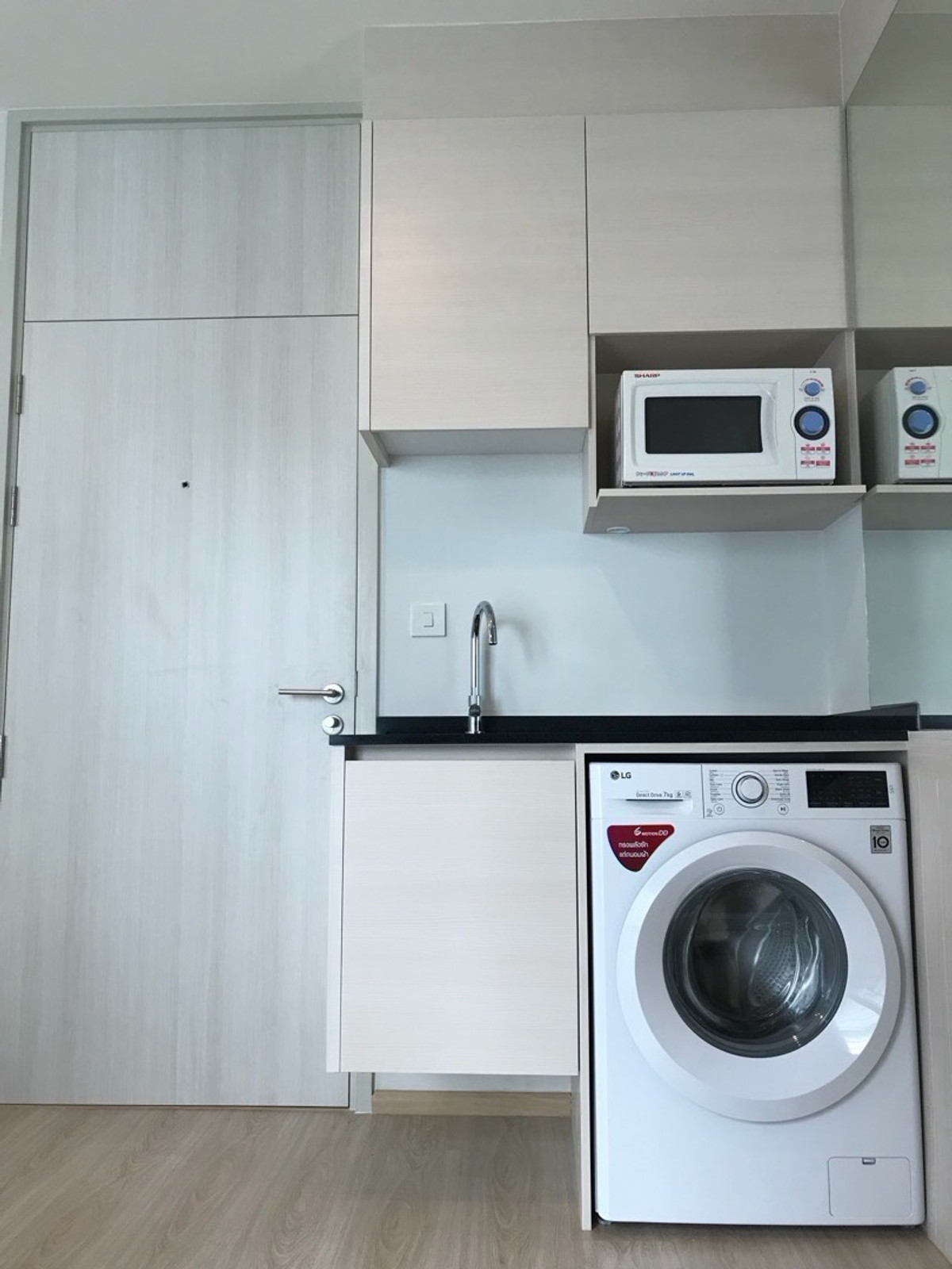 ให้เช่าคอนโดรัชดา ห้วยขวาง : 🔥ให้เช่าด่วน🔥โนเบิล รีวอลฟ์ รัชดา ห้องกว้าง เฟอร์นิเจอร์ครบพร้อมเข้าอยู่ ใกล้ MRT สถานีศูนย์วัฒนธรรม