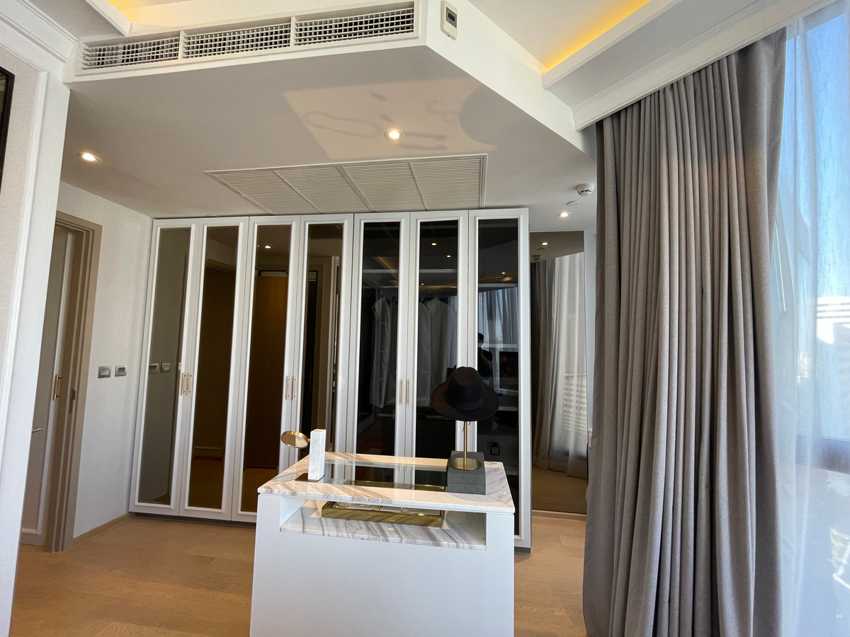For SaleCondoRama9, Petchburi, RCA : Condo for sale: Ashton Asoke-Rama 9, Combine room, extra large size, 150.78 sq m, in ALPHA building, fully furnished, ready to move in. (Fully-Decorated) and receive full promotions for more than 13 items, the ultimate in luxury in the heart of the New CB