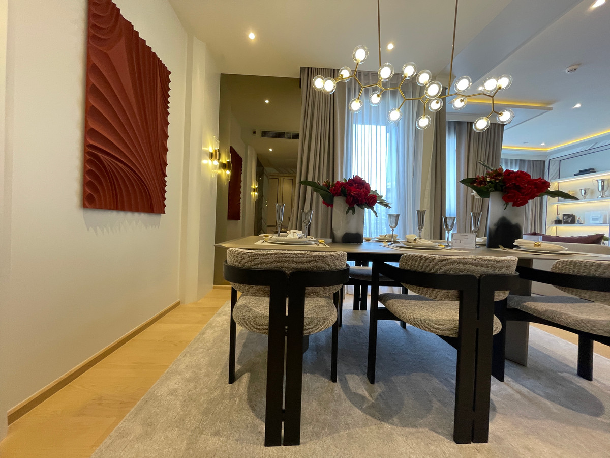 For SaleCondoRama9, Petchburi, RCA : Condo for sale: Ashton Asoke-Rama 9, Combine room, extra large size, 150.78 sq m, in ALPHA building, fully furnished, ready to move in. (Fully-Decorated) and receive full promotions for more than 13 items, the ultimate in luxury in the heart of the New CB