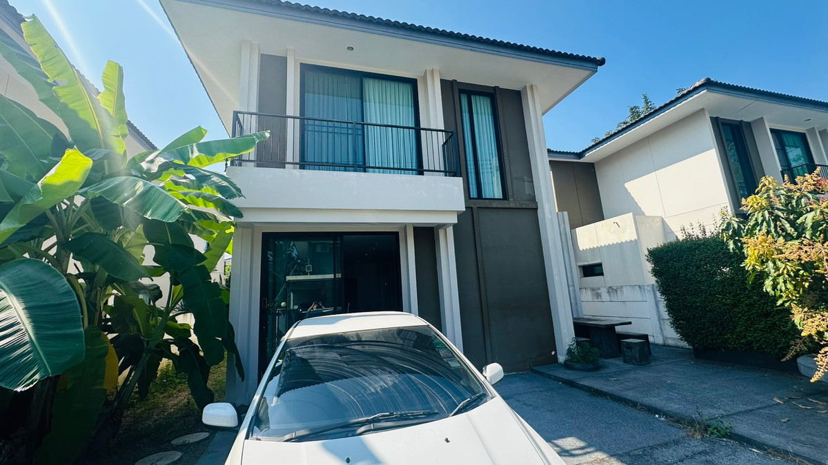 ขายบ้านเชียงใหม่ : ขายด่วน  บ้านแฝด 2 ห้องนอน 2 ห้องน้ำ สไตล์โมเดิร์น 39.9 ตรว.