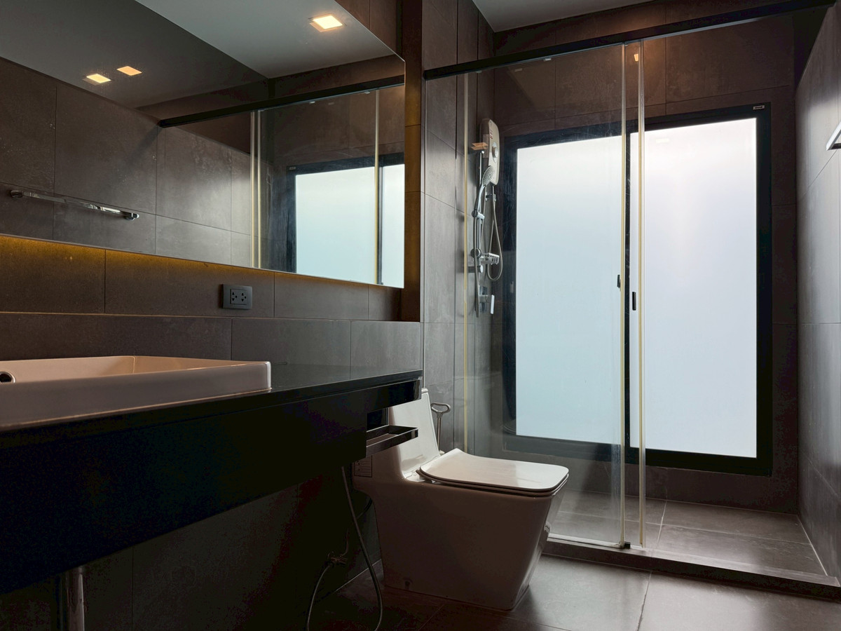 ให้เช่าทาวน์โฮมบางนา แบริ่ง ลาซาล : บ้านให้เช่า วีเว่ บางนา กม.7 พร้อมเฟอร์นิเจอร์ครบ ( SPSEVE1529)