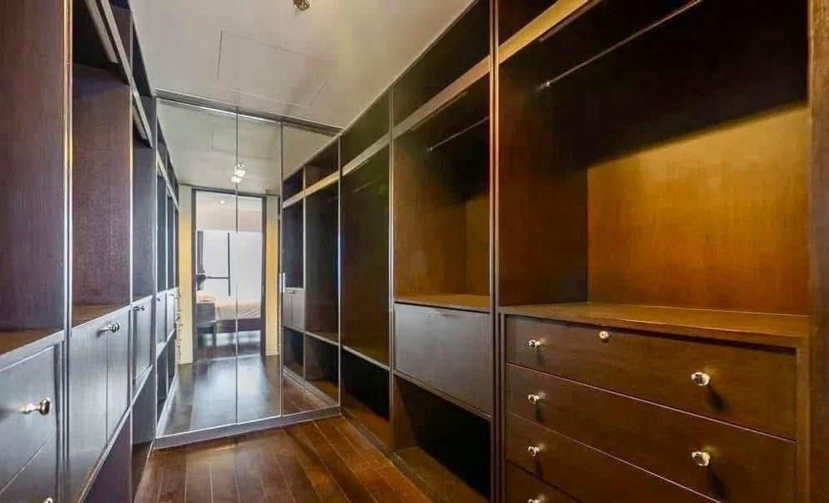 For RentCondoSathorn, Narathiwat : ✨ Rare Duplex Unit | High Floor | Panoramic River View ✨366sqm 4Bed5Bath 300k/month