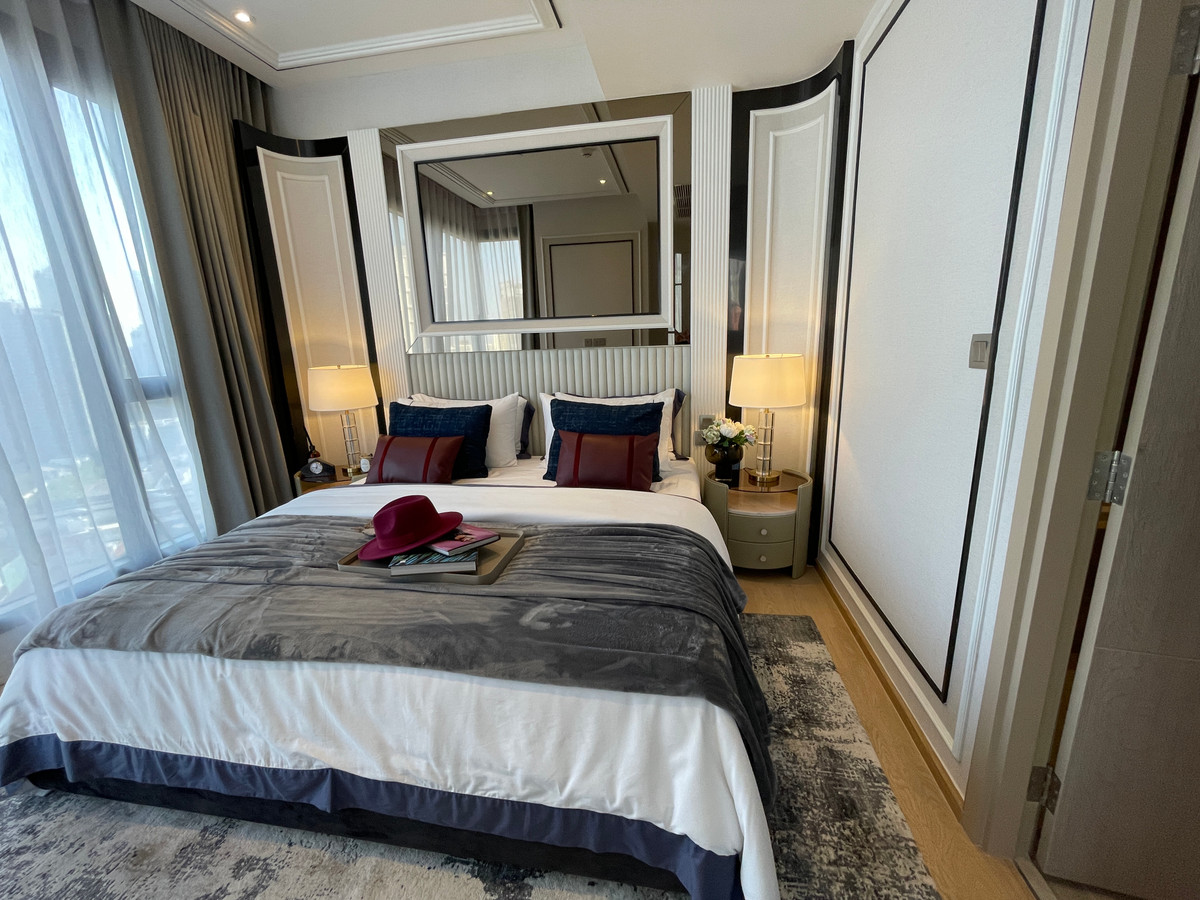 For SaleCondoRama9, Petchburi, RCA : Condo for sale: Ashton Asoke-Rama 9, Combine room, extra large size, 150.78 sq m, in ALPHA building, fully furnished, ready to move in. (Fully-Decorated) and receive full promotions for more than 13 items, the ultimate in luxury in the heart of the New CB