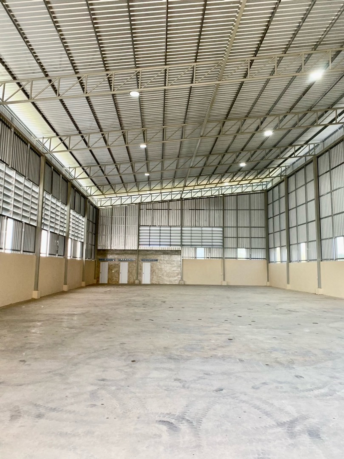 For RentWarehouseRama 2, Bang Khun Thian : Warehouse for rent, 800 sq m, Bang Kradi, Samae Dam.