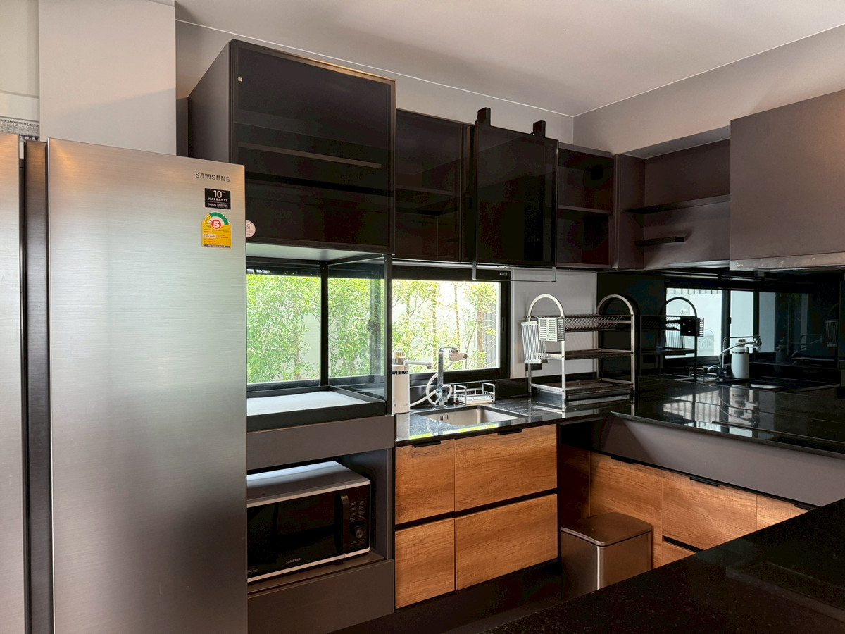 ให้เช่าทาวน์โฮมบางนา แบริ่ง ลาซาล : บ้านให้เช่า วีเว่ บางนา กม.7 พร้อมเฟอร์นิเจอร์ครบ ( SPSEVE1529)