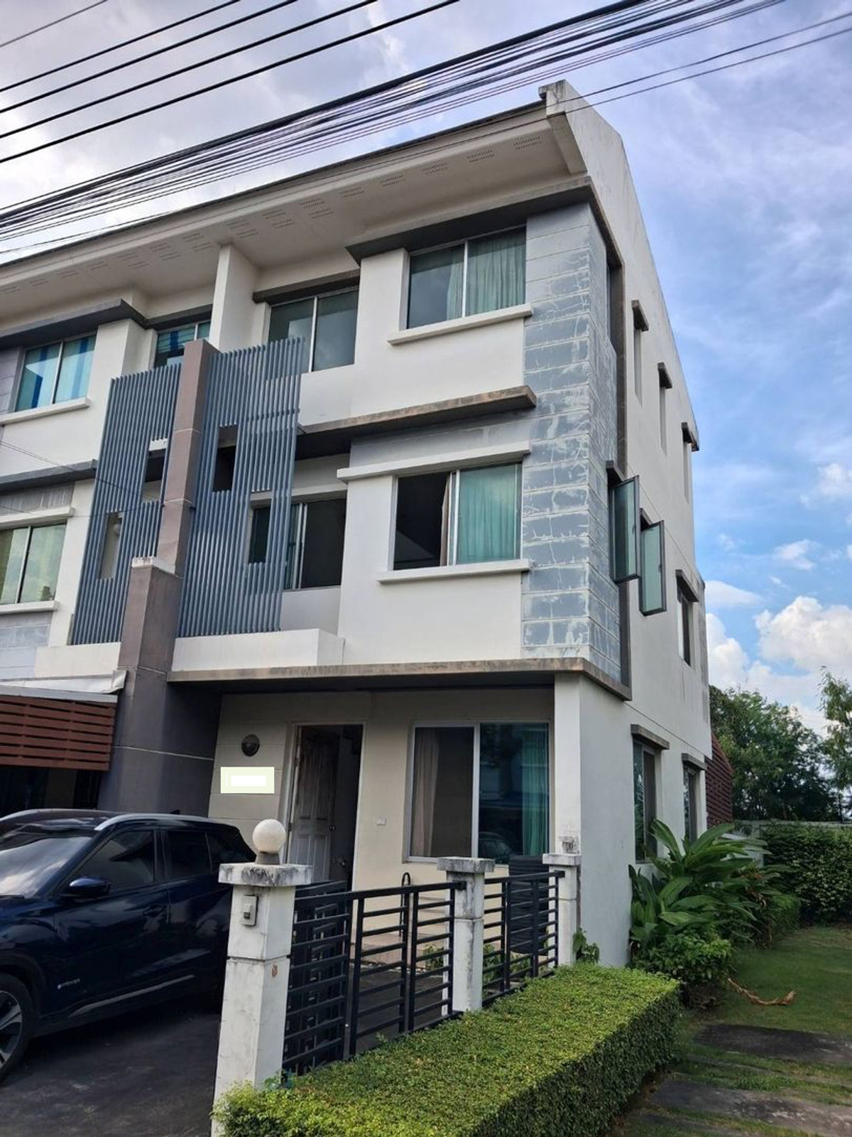 ขายทาวน์โฮมสมุทรปราการ สำโรง : หลังมุม 44ตรว 3นอน3น้ำ ทาวน์โฮม 3 ชั้น TOWNPLUS เทพารักษ์  