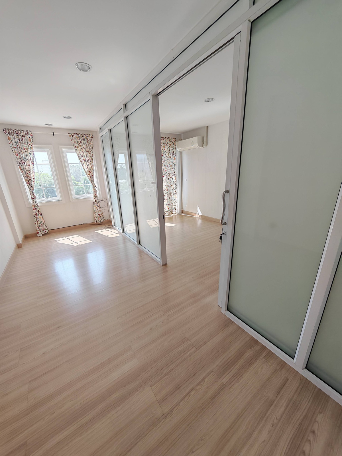 ให้เช่าทาวน์โฮมอ่อนนุช อุดมสุข : K-6683  ให้เช่าด่วน ! ทาวน์โฮม 4 ชั้น เหมาะทำโฮมออฟฟิศ/อยู่อาศัย ทำเลดี หลังริม